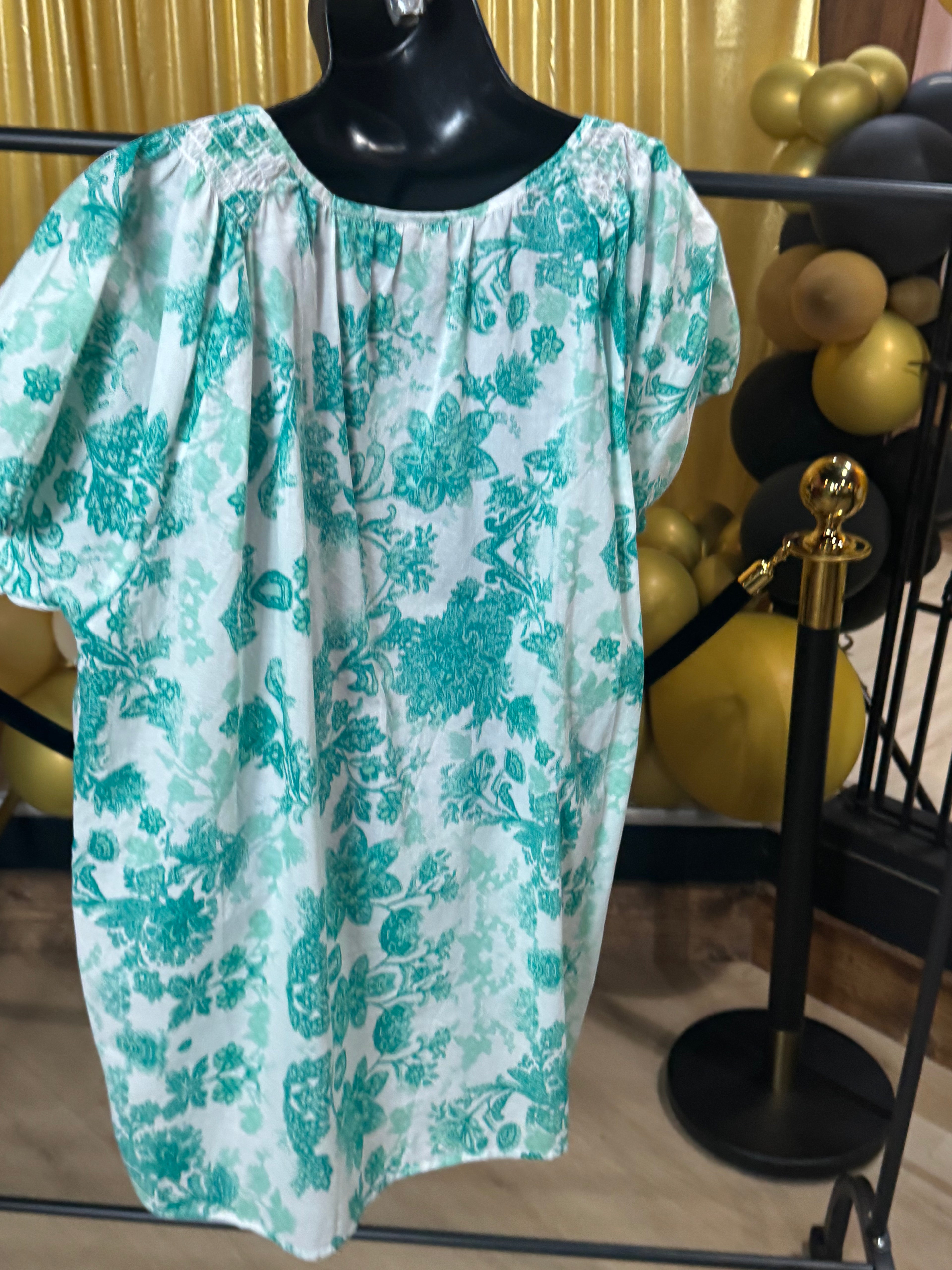 Fresh White & Green Floral Blouse Size XL