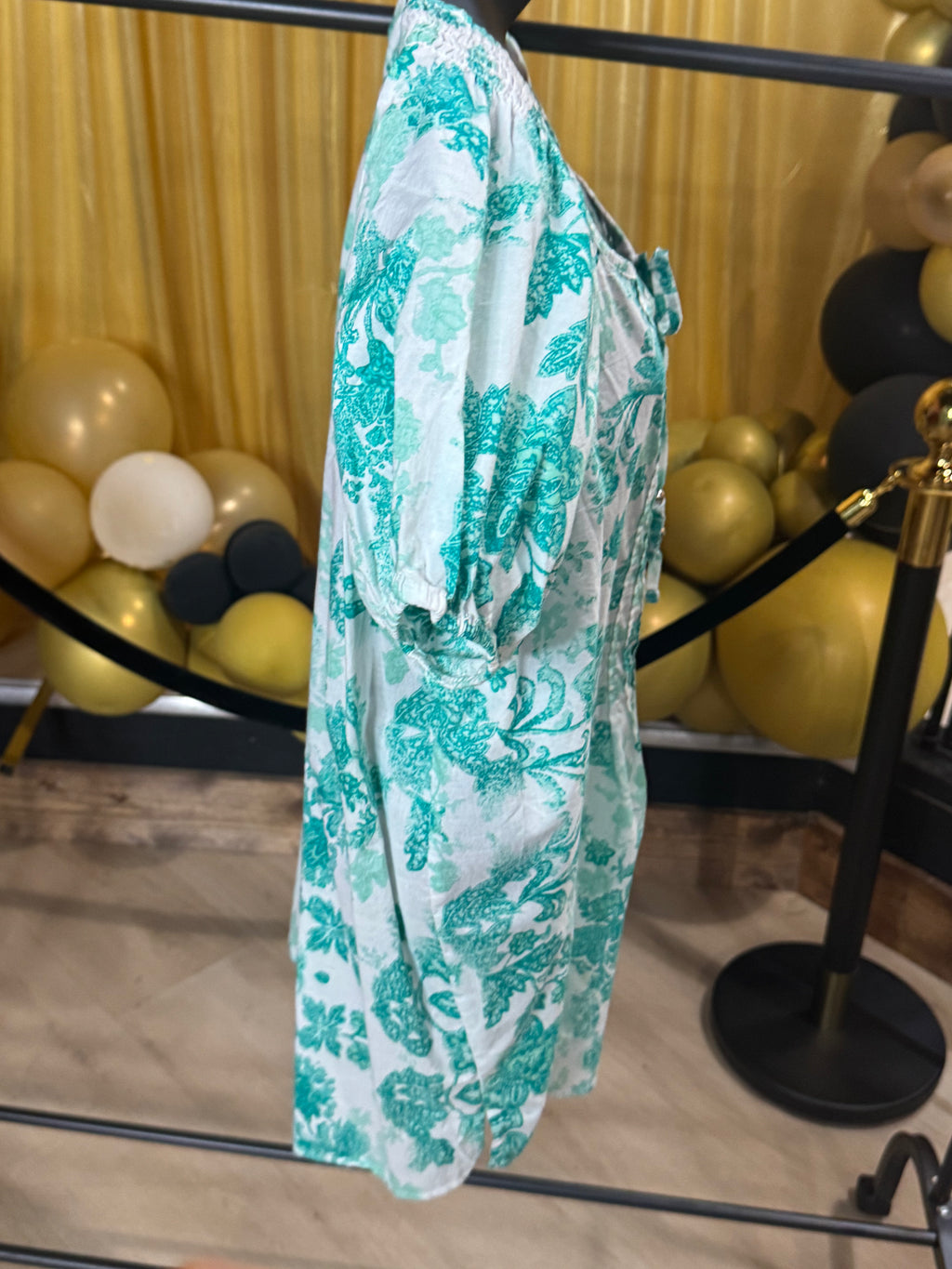 Fresh White & Green Floral Blouse Size XL