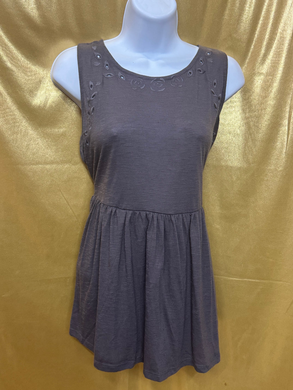 Torrid Grey Embroidered Babydoll Tank Top Keyhole Tie Back Size 0 / Large