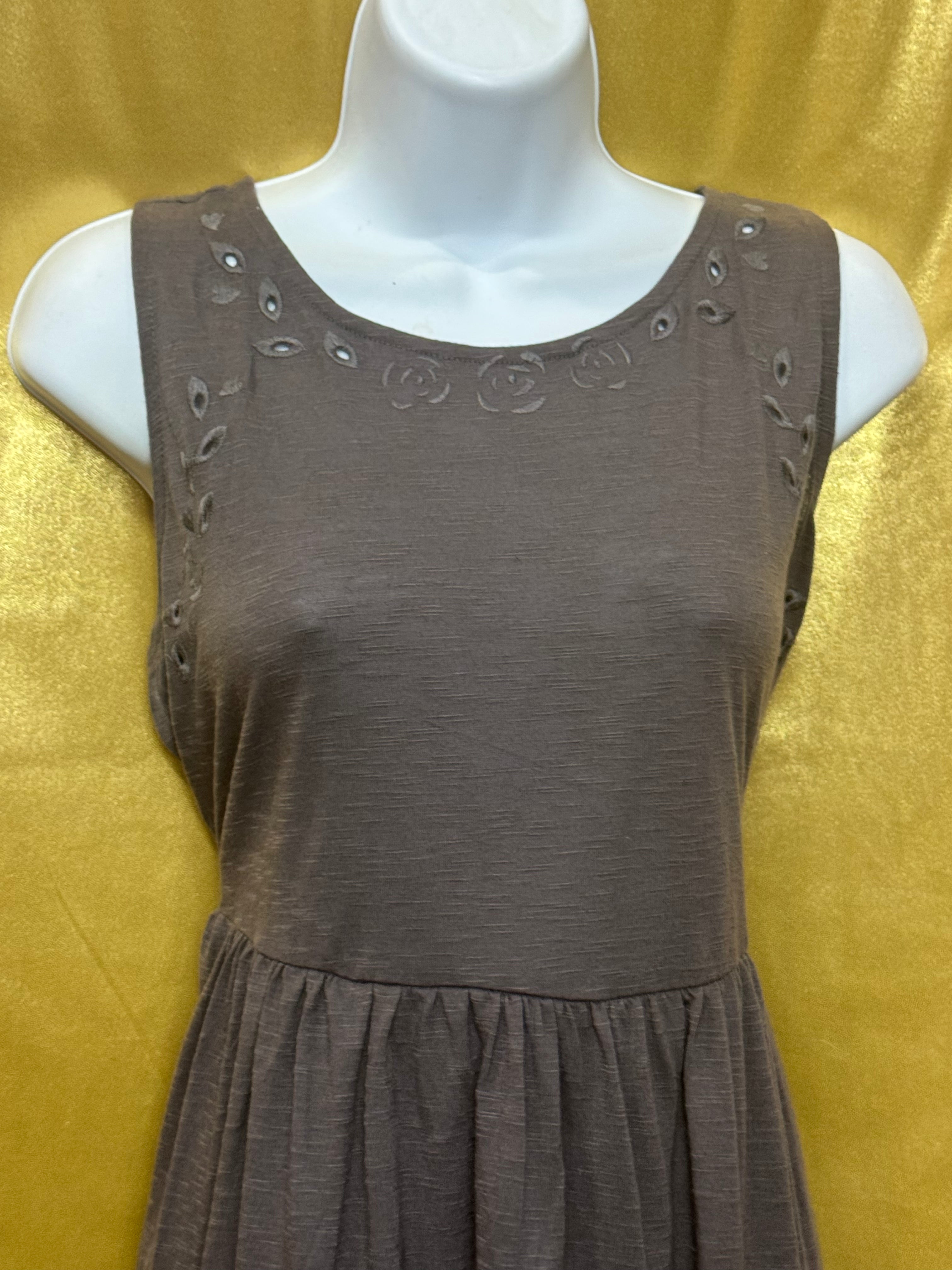 Torrid Grey Embroidered Babydoll Tank Top Keyhole Tie Back Size 0 / Large