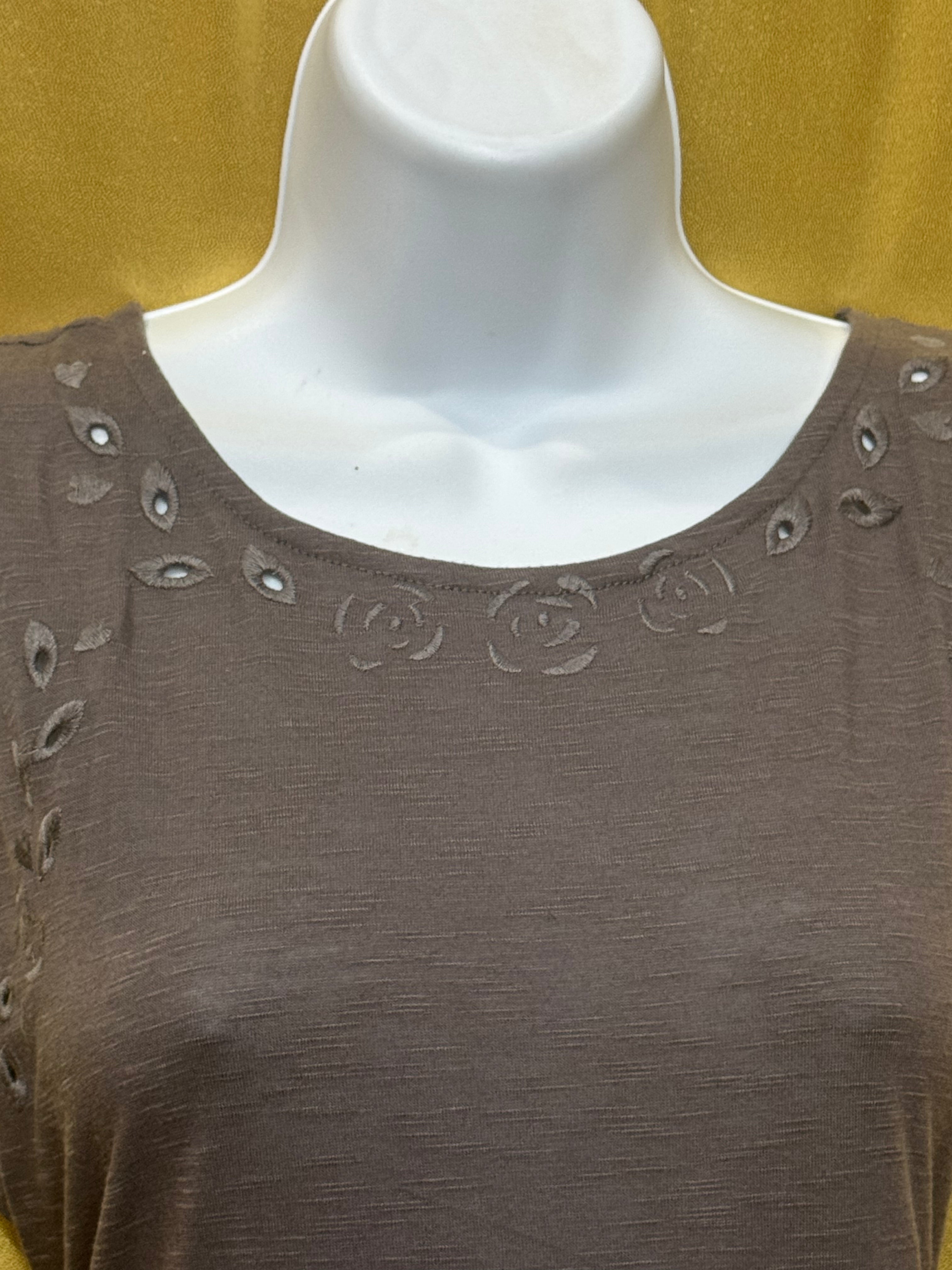 Torrid Grey Embroidered Babydoll Tank Top Keyhole Tie Back Size 0 / Large