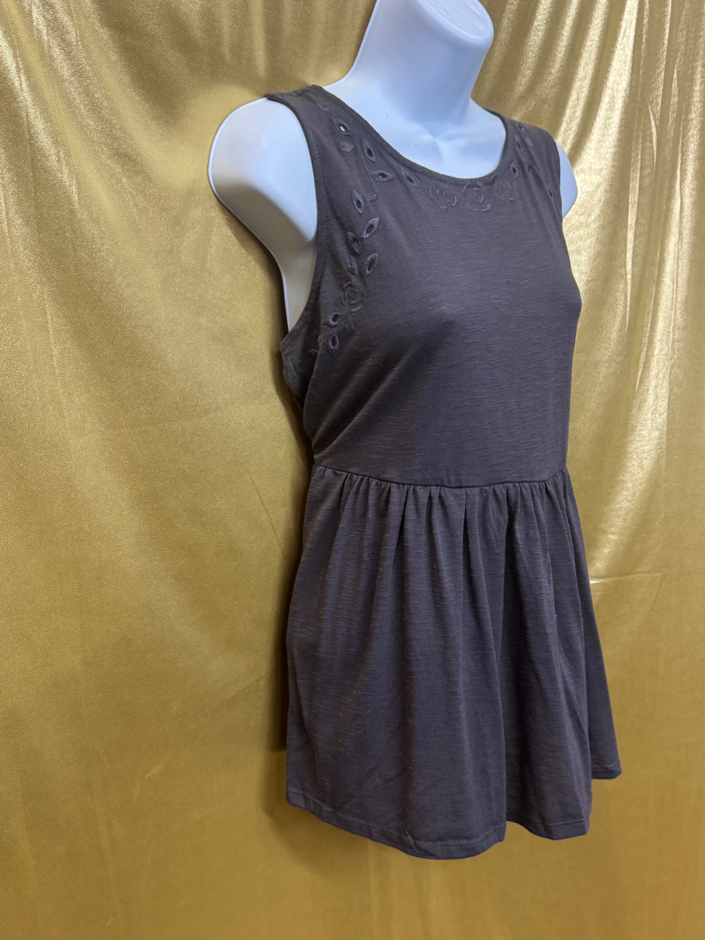 Torrid Grey Embroidered Babydoll Tank Top Keyhole Tie Back Size 0 / Large