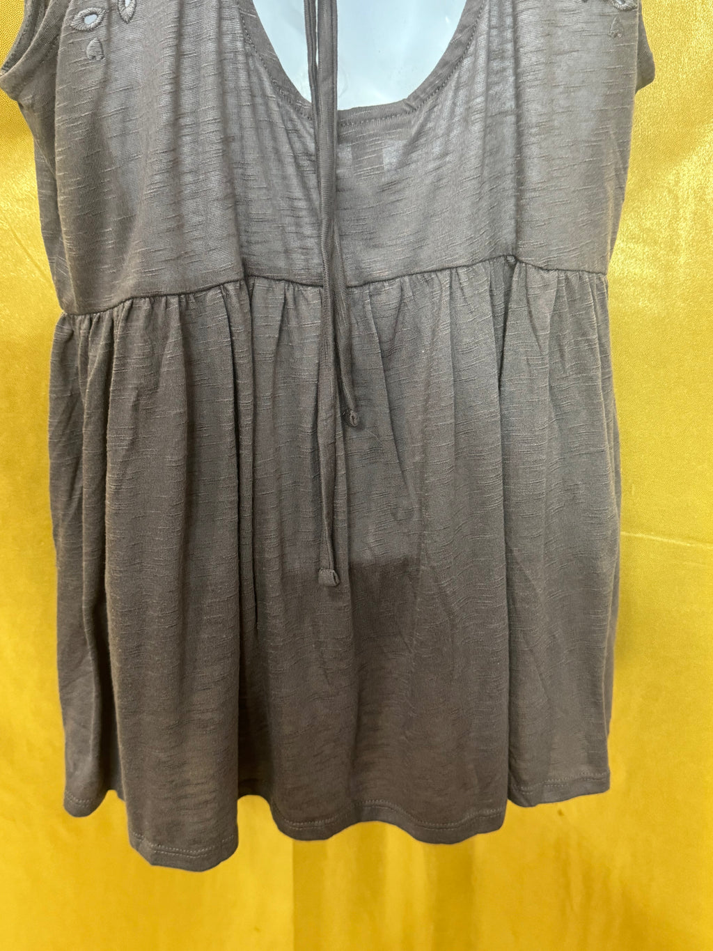 Torrid Grey Embroidered Babydoll Tank Top Keyhole Tie Back Size 0 / Large