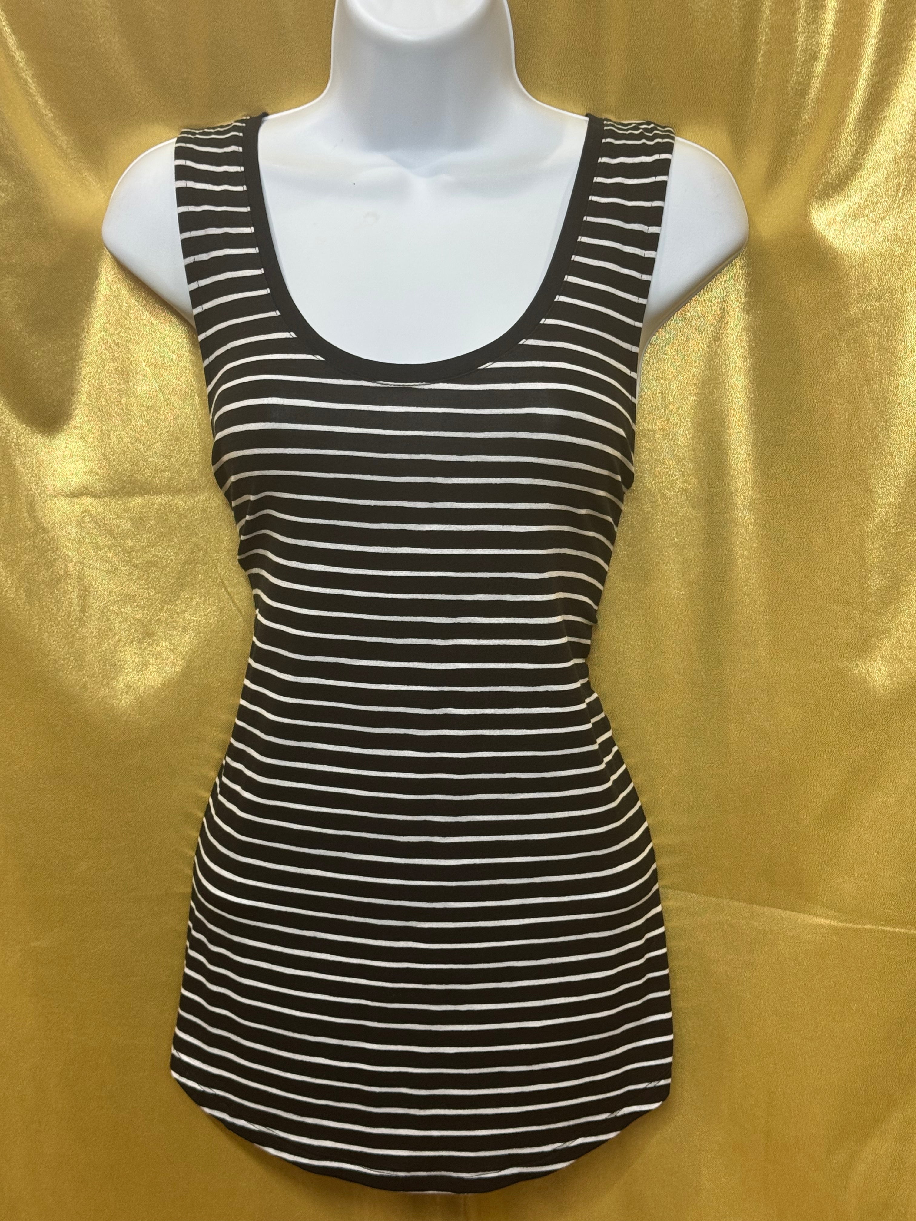 A New Day Striped Scoop Neck Tank Top L NWT Black White Rayon Spandex Stretch