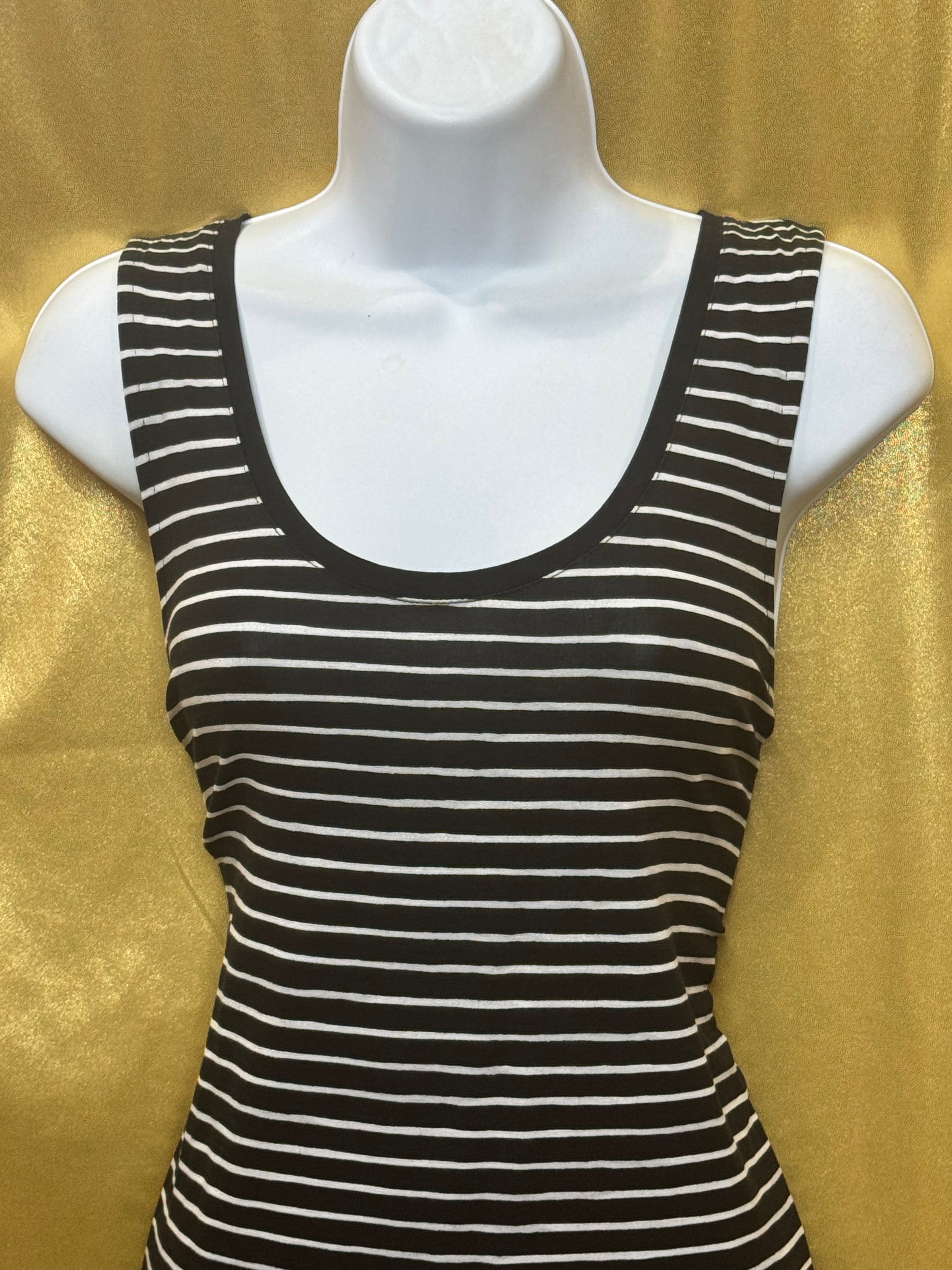 A New Day Striped Scoop Neck Tank Top L NWT Black White Rayon Spandex Stretch