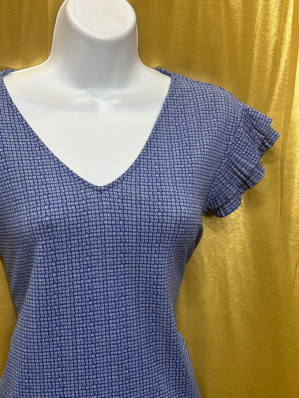 Adrianna Papell Blue Geo Print Flutter Sleeve V-Neck Top - Size L