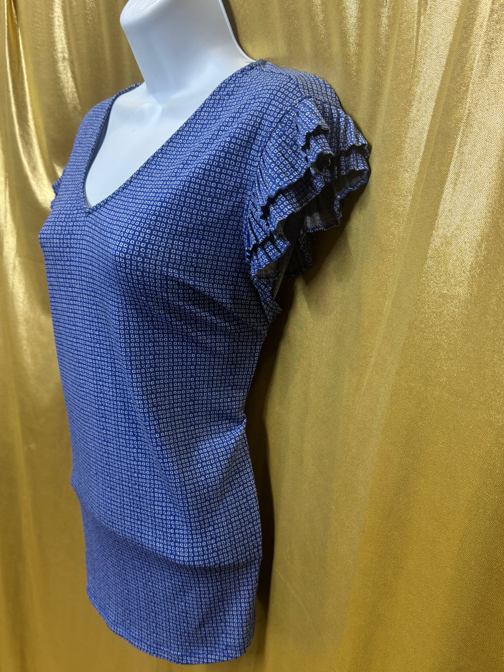 Adrianna Papell Blue Geo Print Flutter Sleeve V-Neck Top - Size L