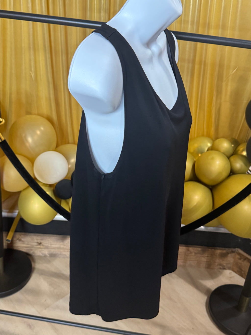 DKNY Black Sleeveless Blouse Size L