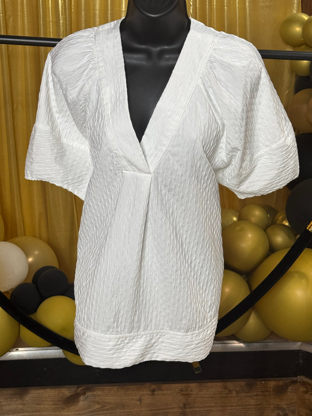 Entro White Short Sleeve Blouse Size L