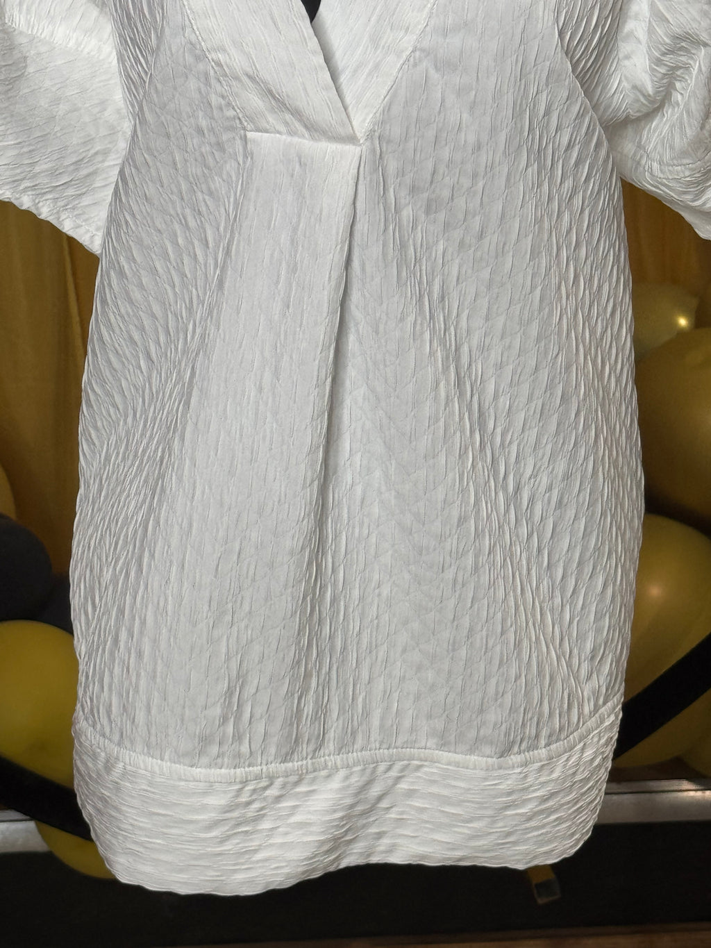 Entro White Short Sleeve Blouse Size L