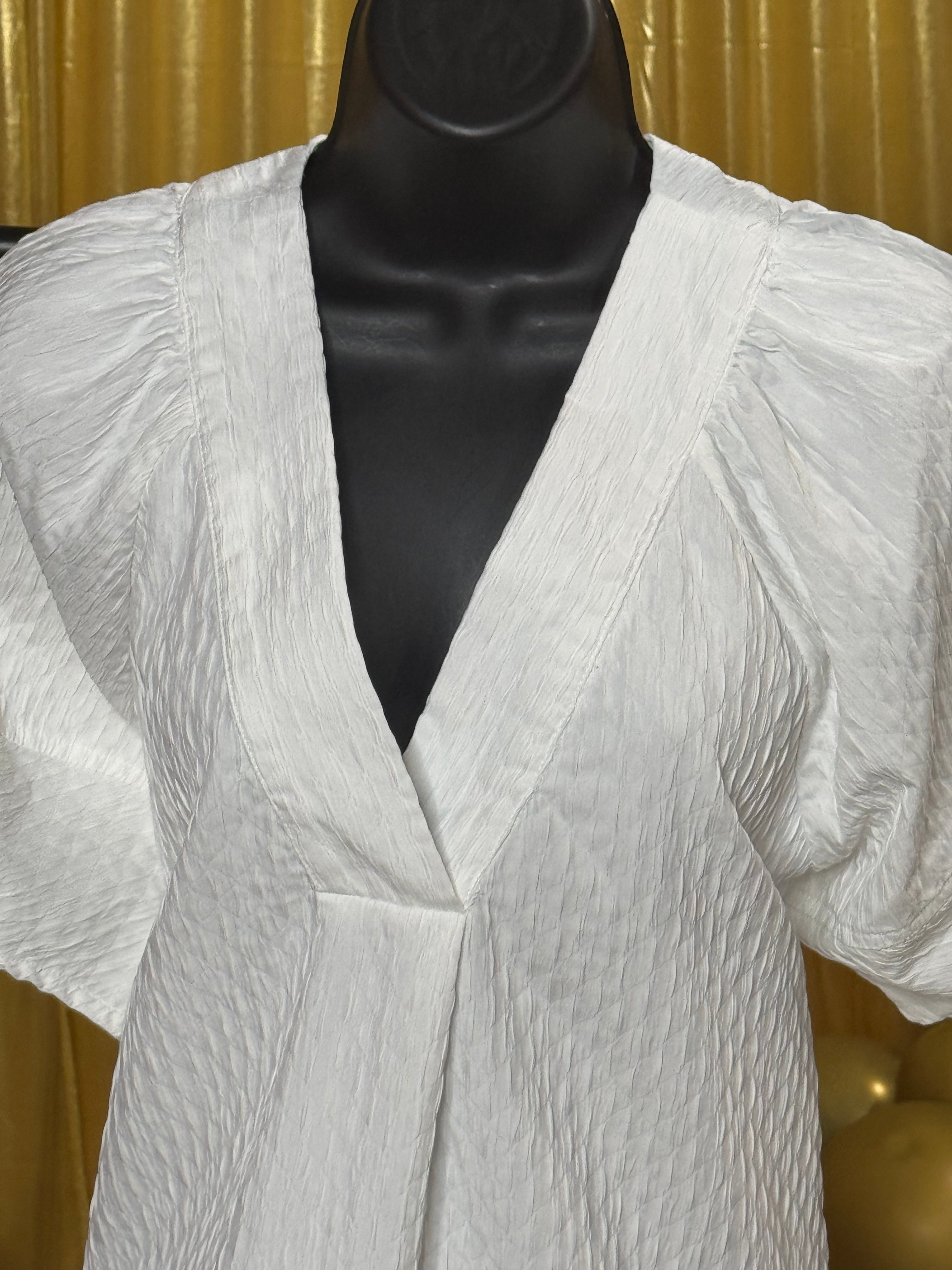 Entro White Short Sleeve Blouse Size L