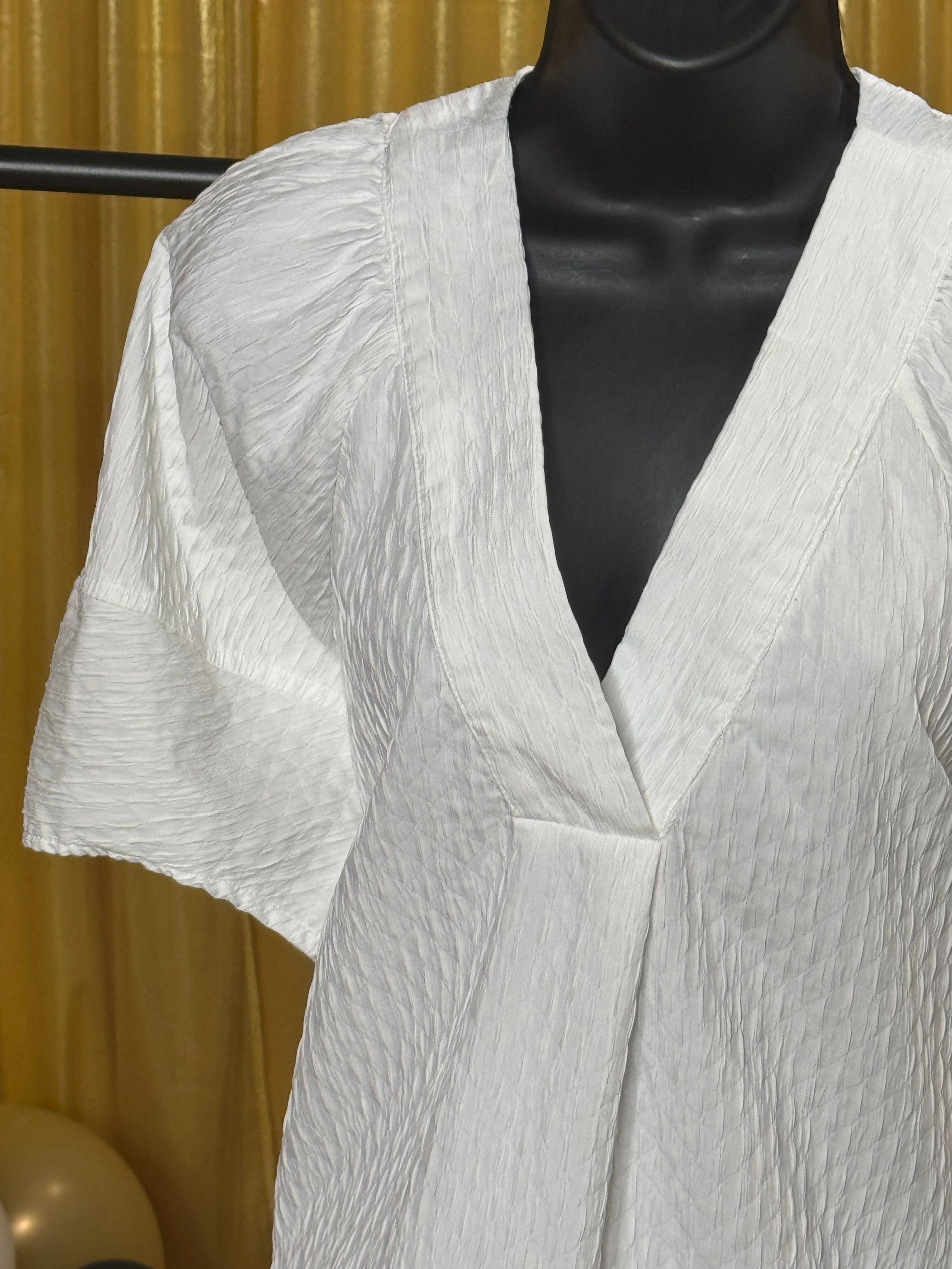 Entro White Short Sleeve Blouse Size L