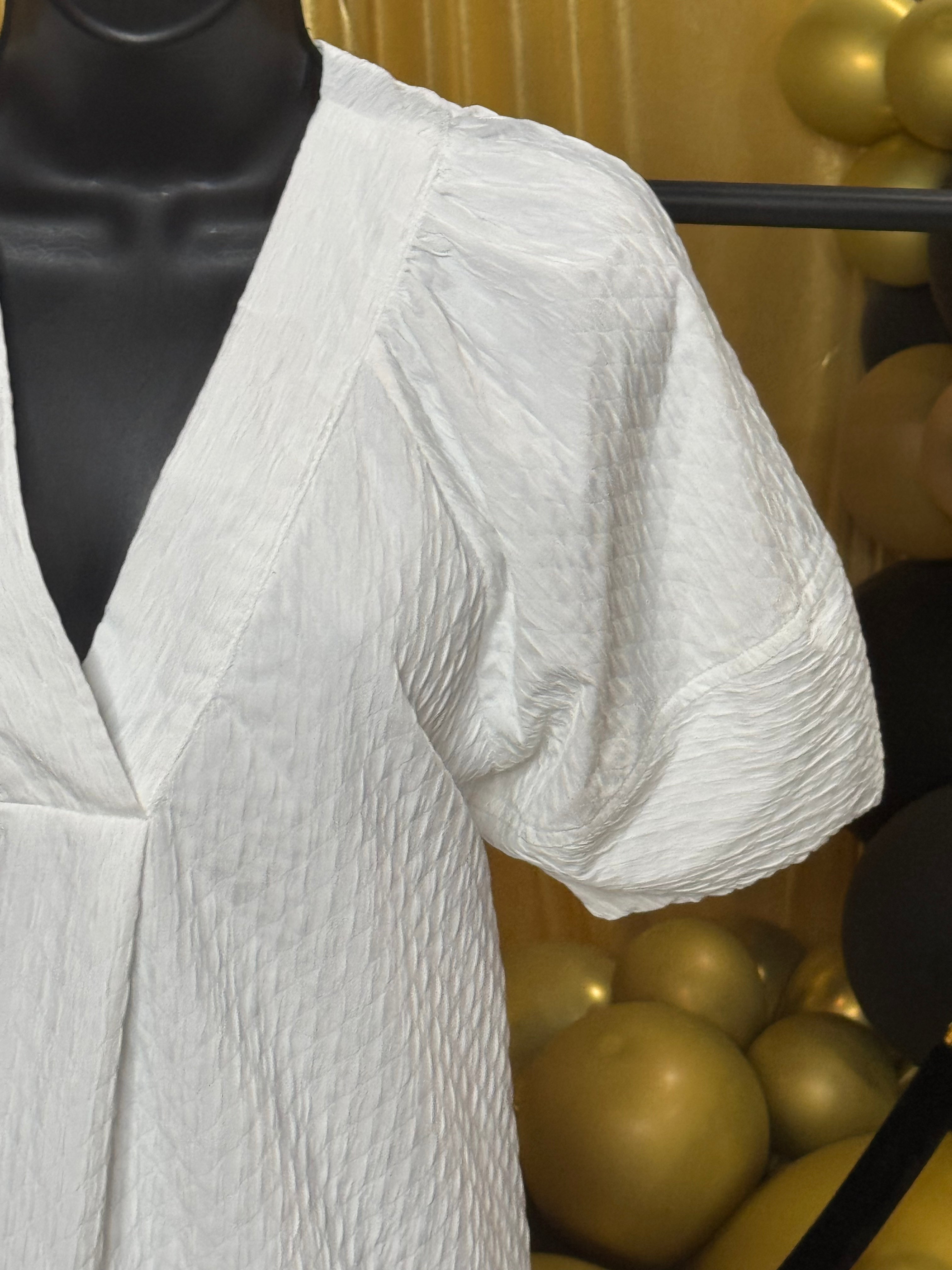 Entro White Short Sleeve Blouse Size L