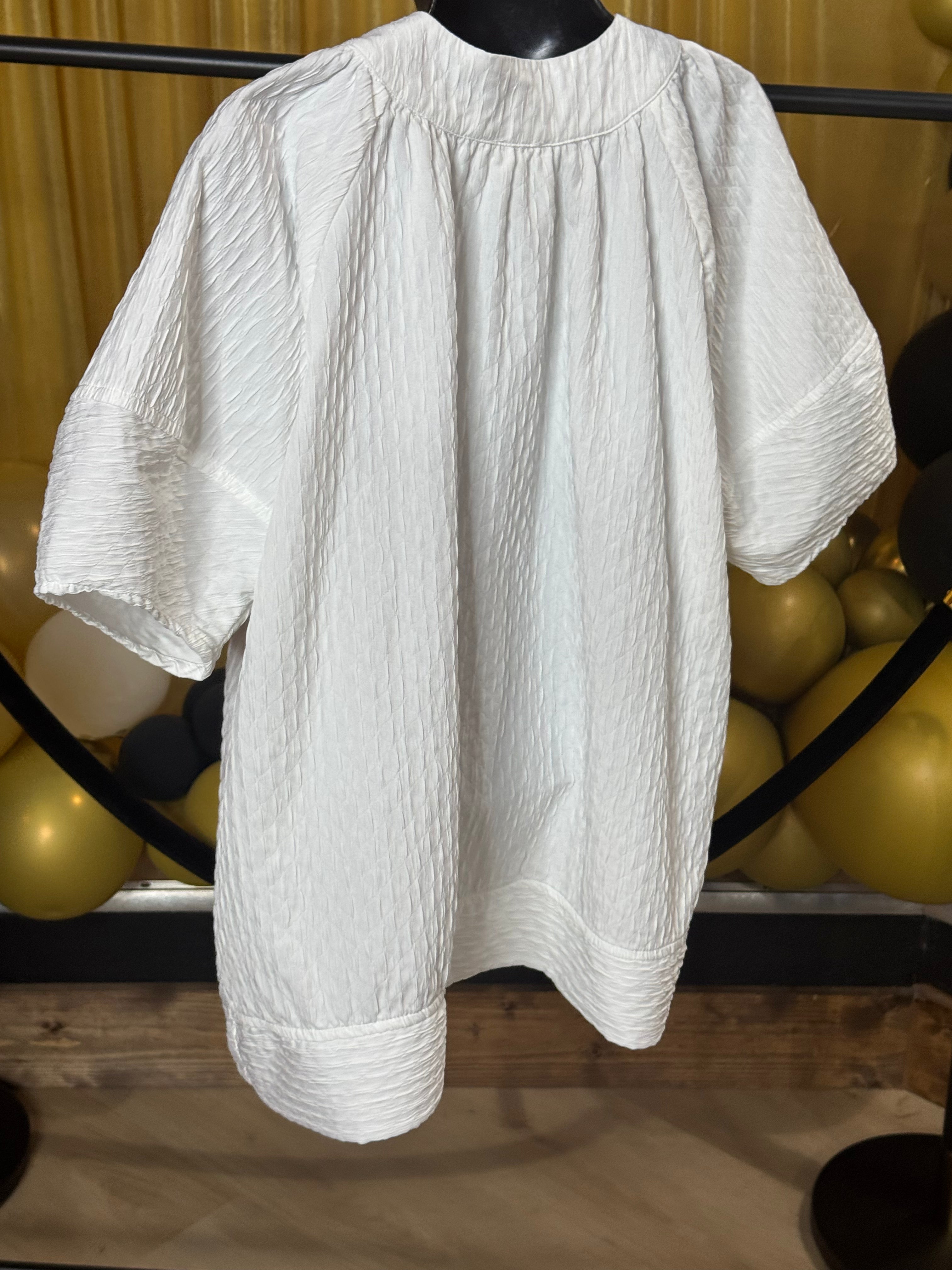 Entro White Short Sleeve Blouse Size L