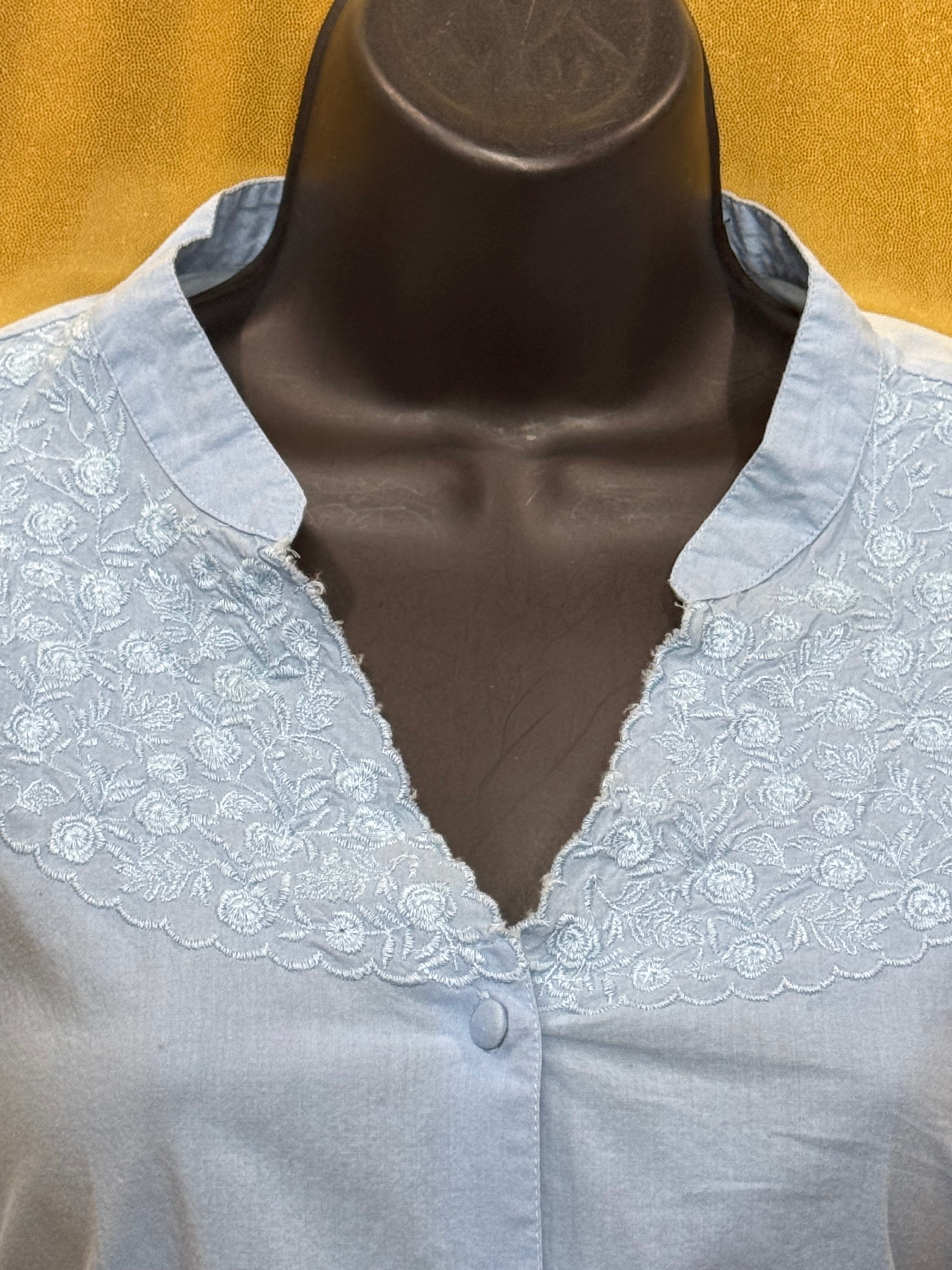 Kim Rogers Light Blue Cotton Blouse Large Embroidered Lace V-Neck Button Down