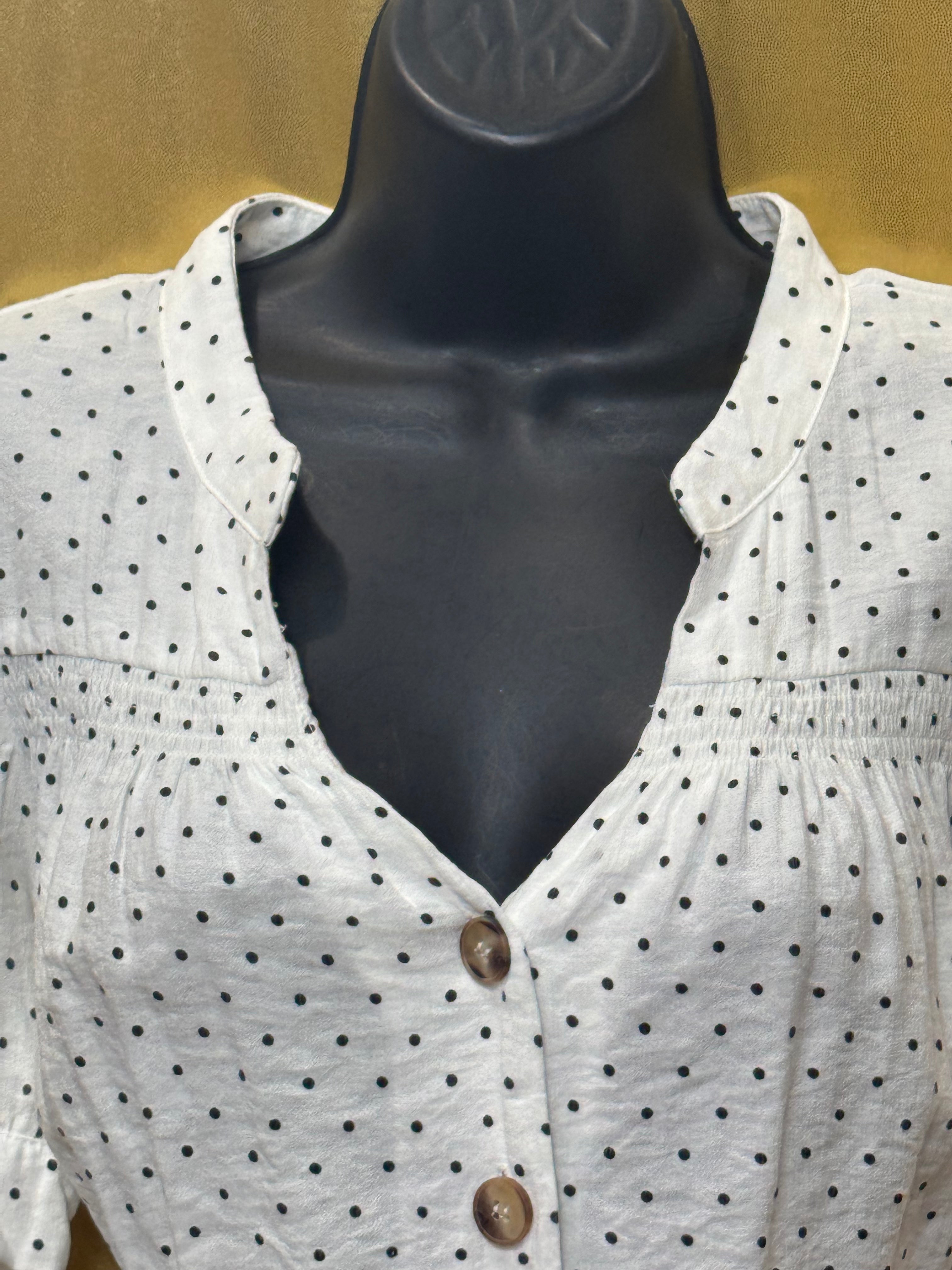 GEEGEE White Polka Dot Button-Down Blouse | Size Small