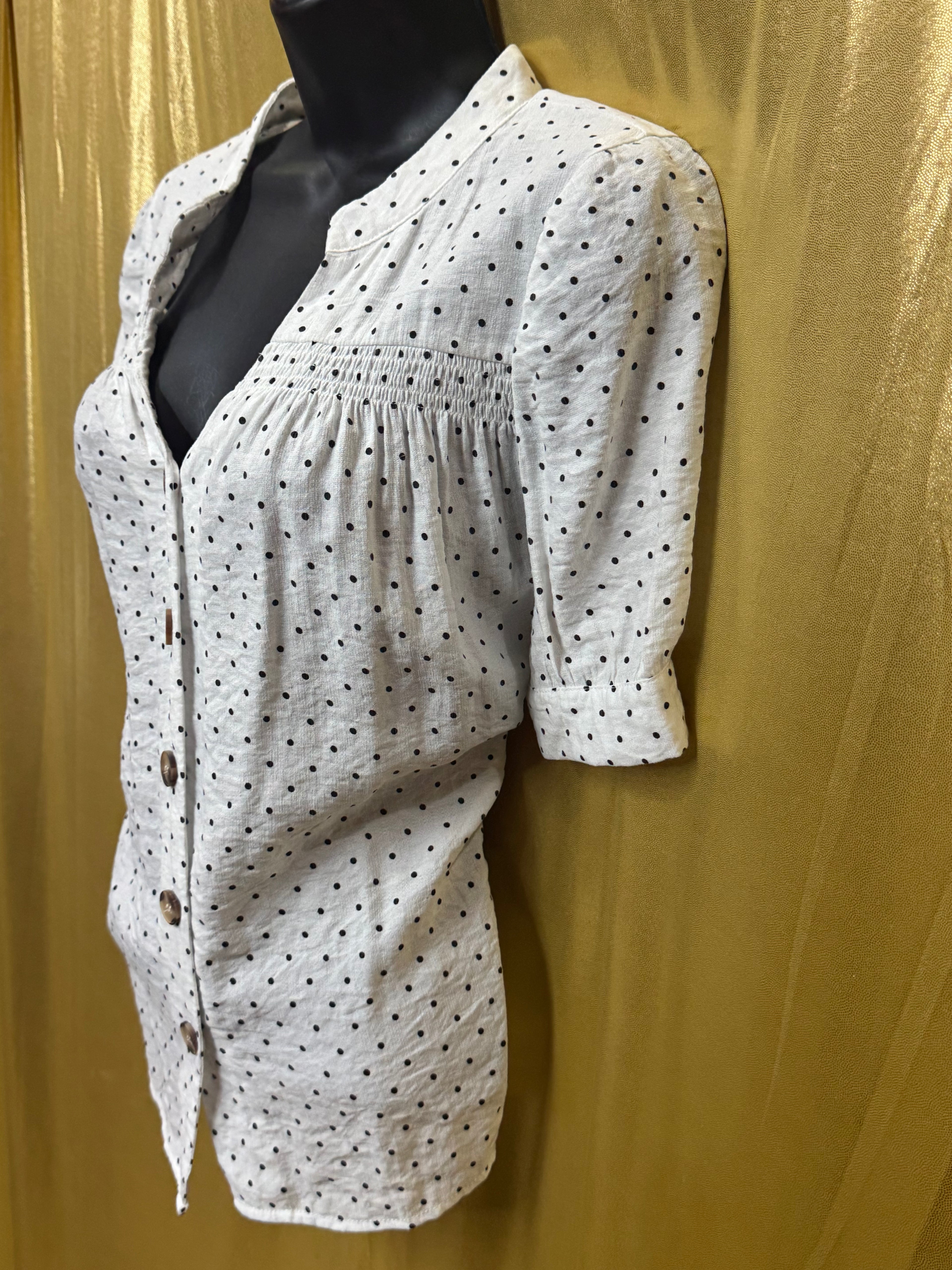 GEEGEE White Polka Dot Button-Down Blouse | Size Small