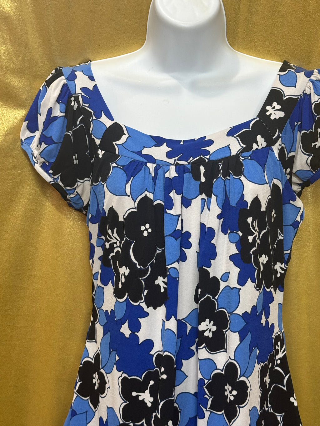 New Directions Blue Floral Scoop Neck Blouse - Size Small 💙