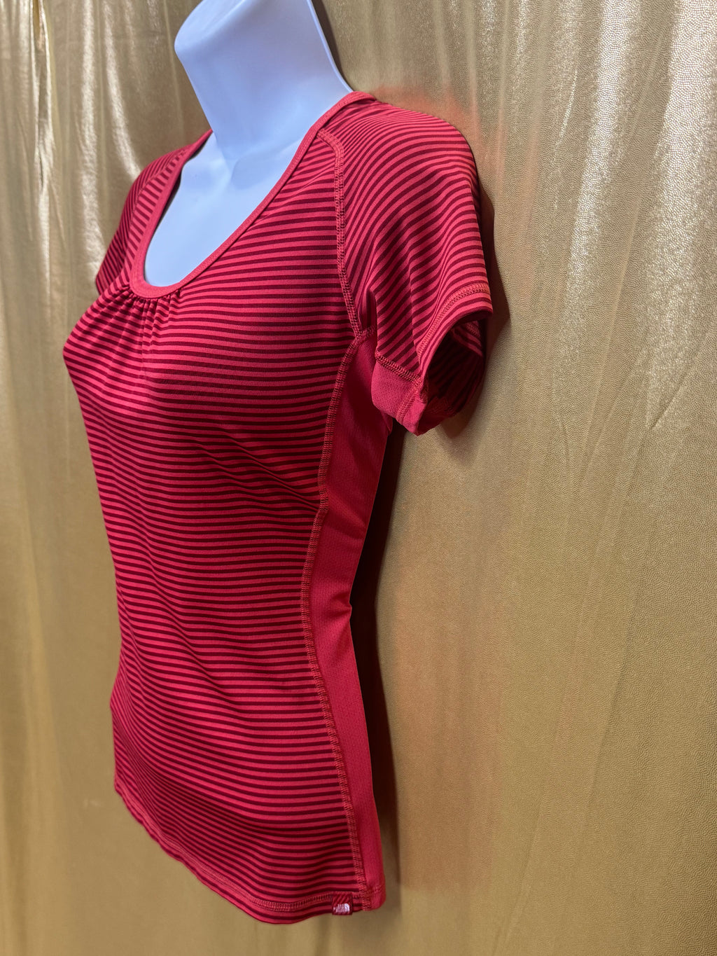 The North Face Pink Striped Athletic Top - Size Small 🏃‍♀️