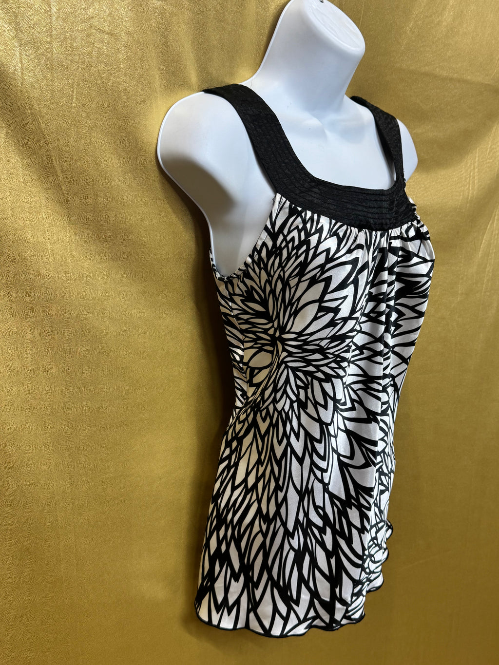 A.B. Studio Black & White Abstract Floral Sleeveless Top Tank - Size Small