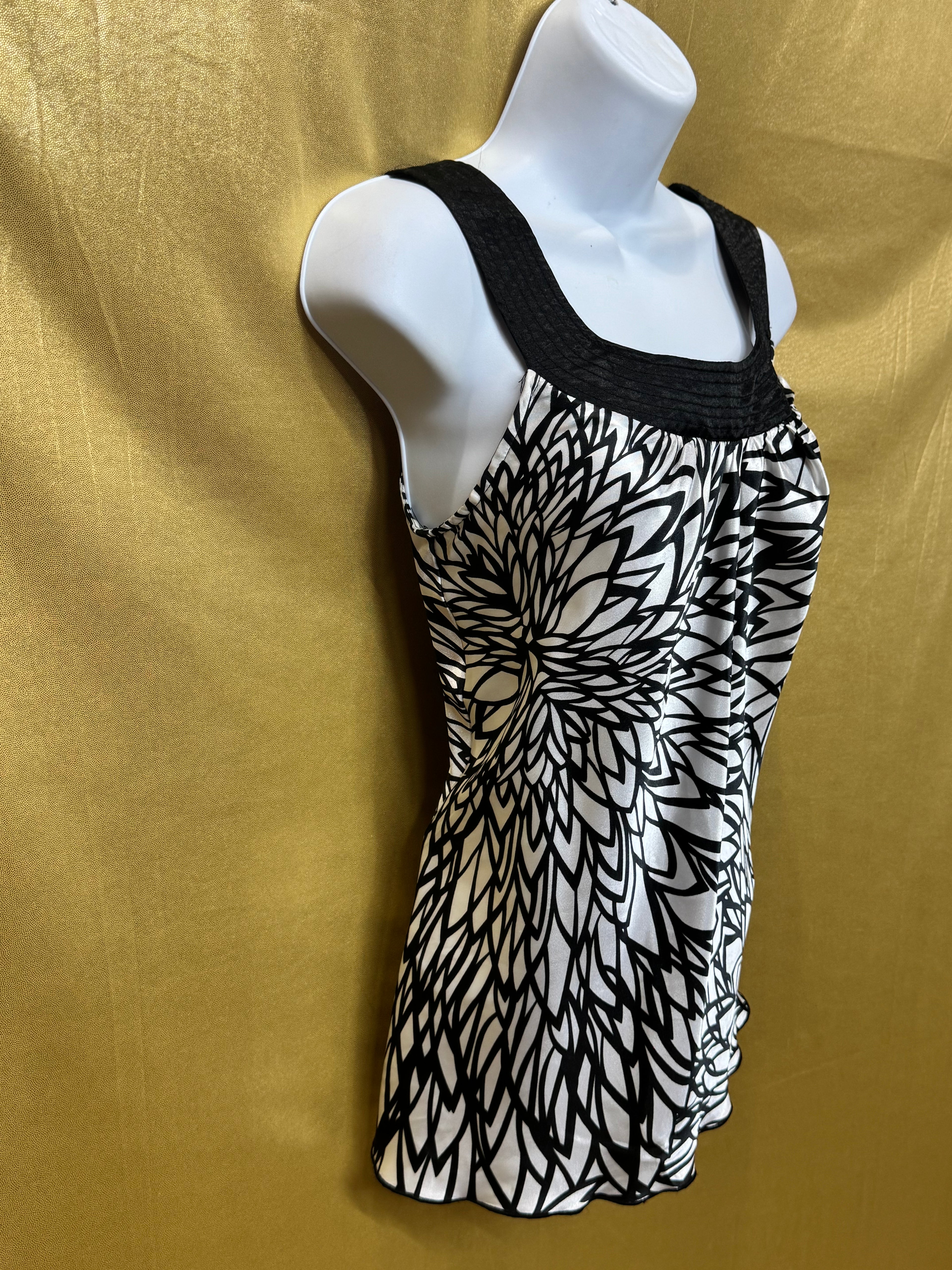A.B. Studio Black & White Abstract Floral Sleeveless Top Tank - Size Small