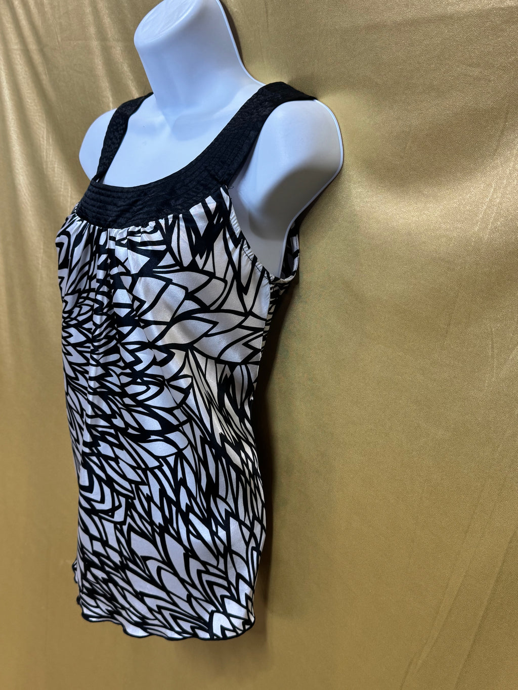 A.B. Studio Black & White Abstract Floral Sleeveless Top Tank - Size Small