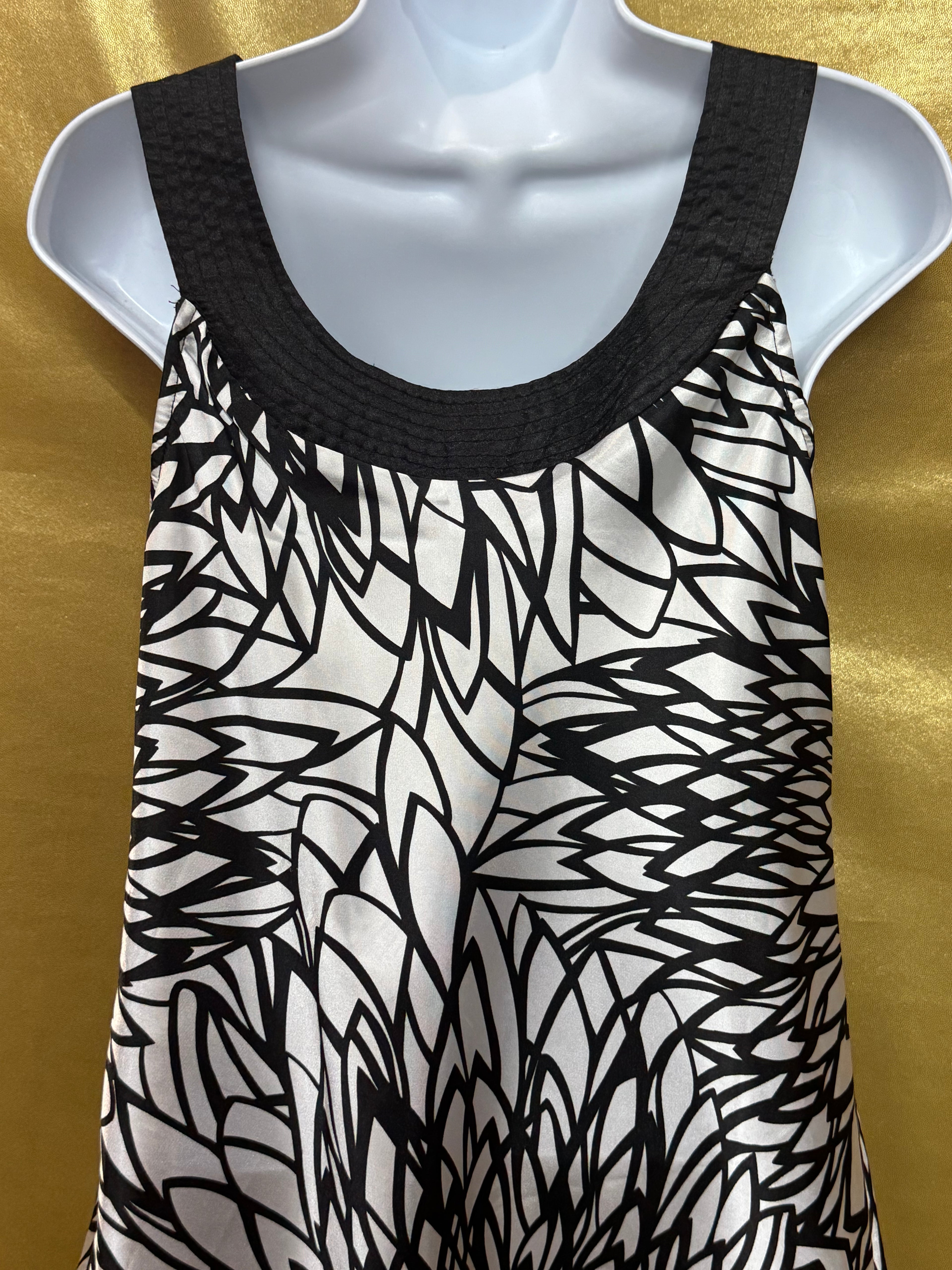 A.B. Studio Black & White Abstract Floral Sleeveless Top Tank - Size Small