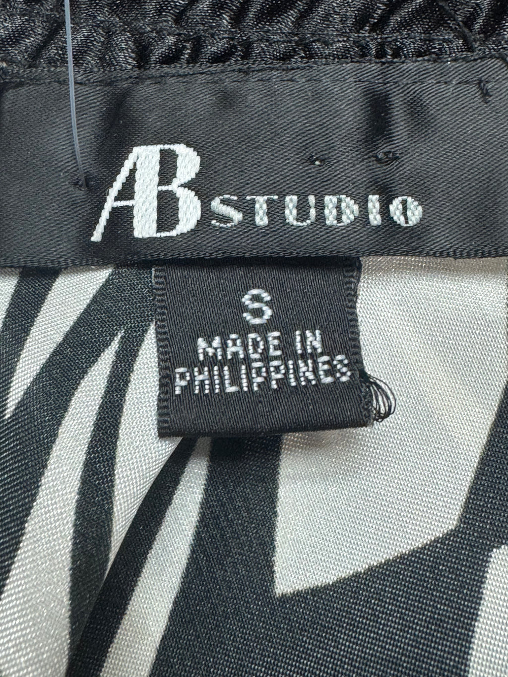 A.B. Studio Black & White Abstract Floral Sleeveless Top Tank - Size Small