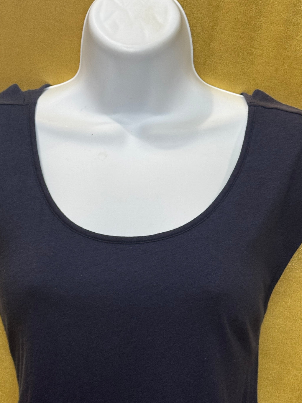 Gap Navy Blue Scoop Neck Tulip Hem Tee – Size M