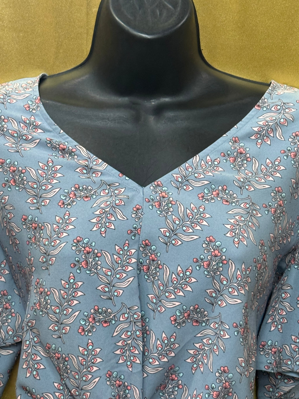 LOFT Blue Floral Twist-Front Blouse Size Small - Short Flutter Sleeve Top