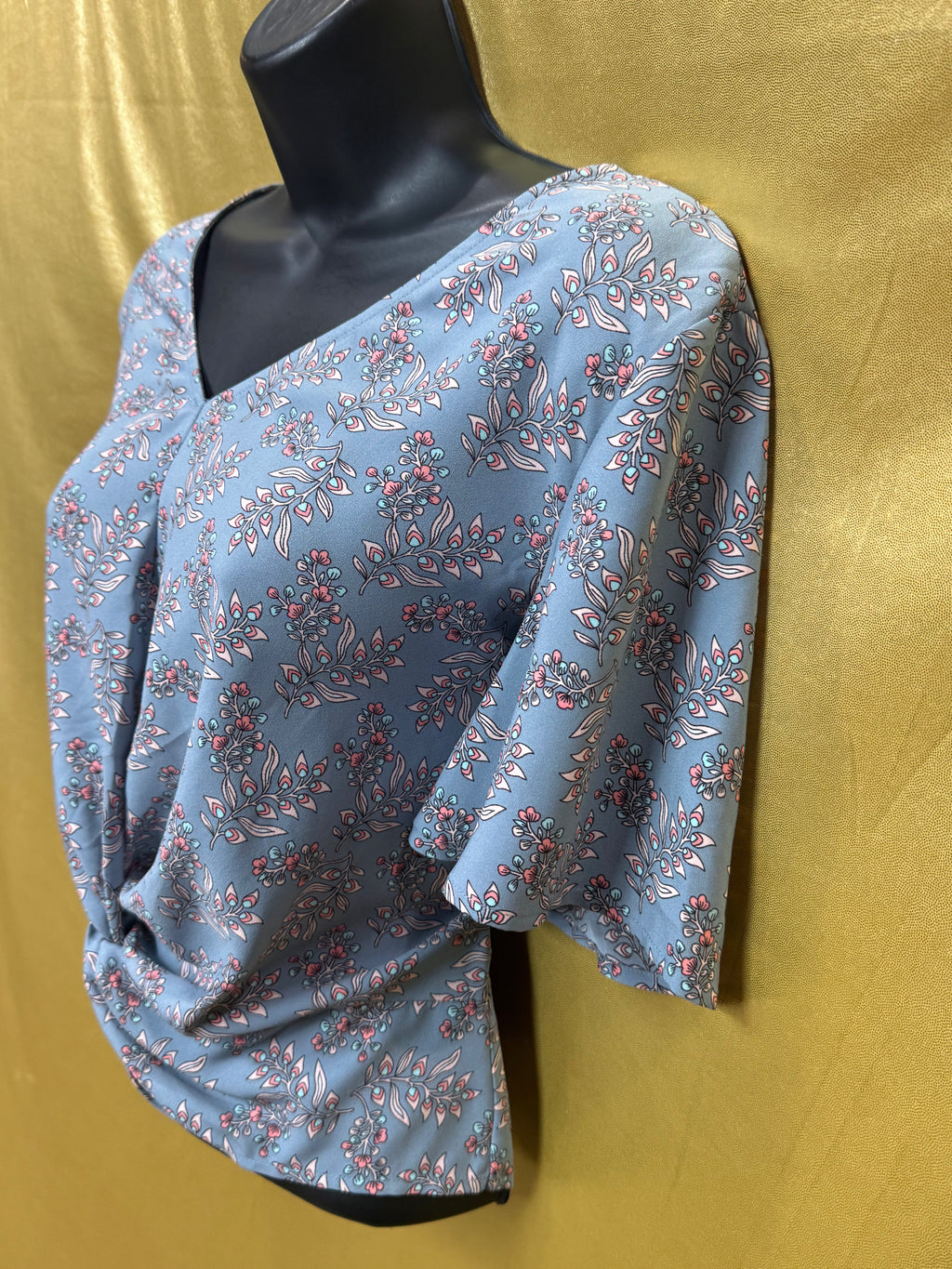 LOFT Blue Floral Twist-Front Blouse Size Small - Short Flutter Sleeve Top