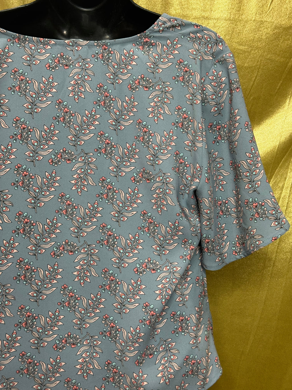 LOFT Blue Floral Twist-Front Blouse Size Small - Short Flutter Sleeve Top
