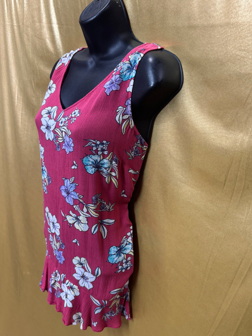 a.n.a A New Approach Floral V-Neck Tank Top Ruffle Hem Pink Size Small