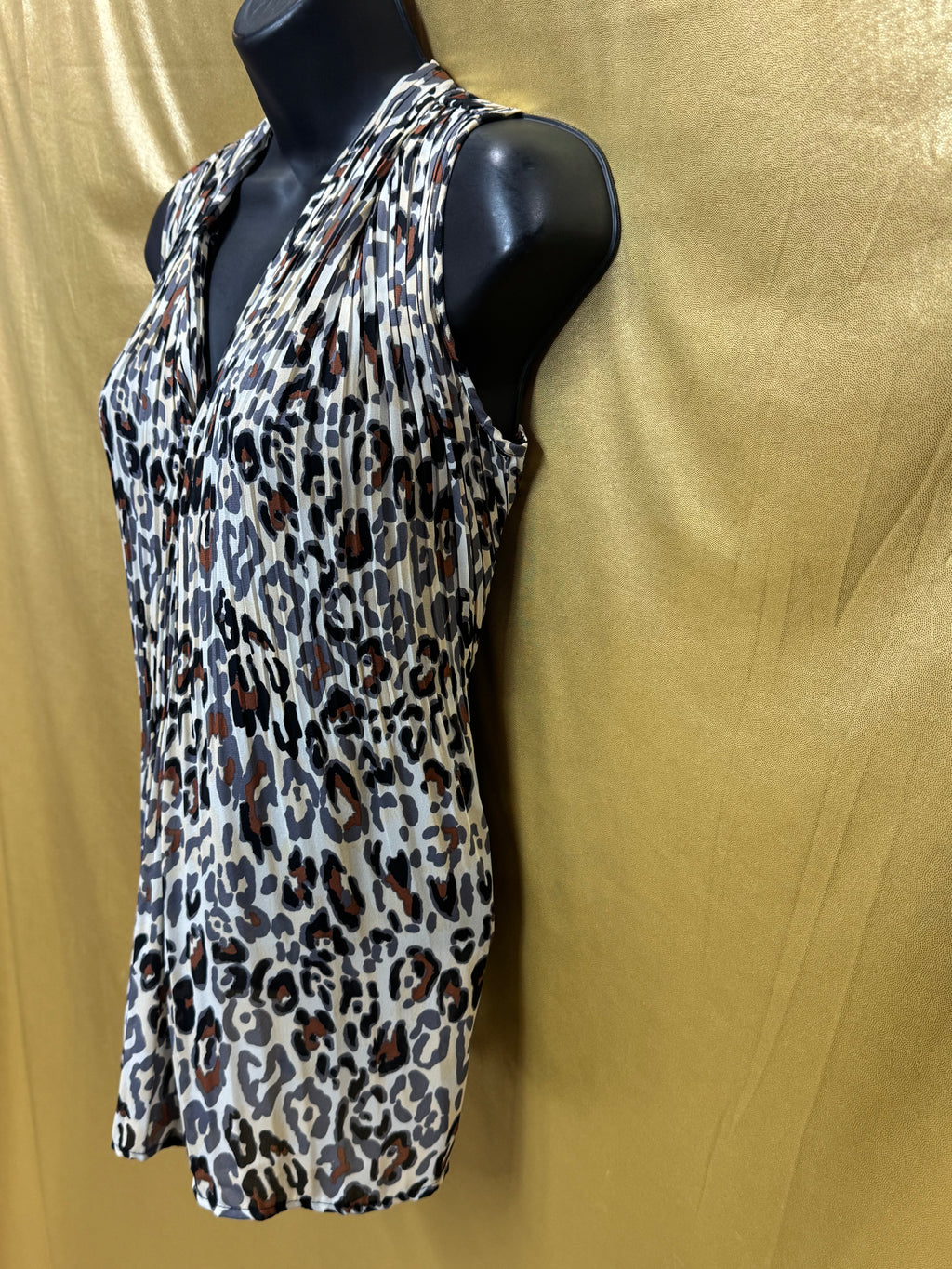 Ninety Clothing Co. Animal Print Sleeveless V-Neck Blouse Top - Size Small