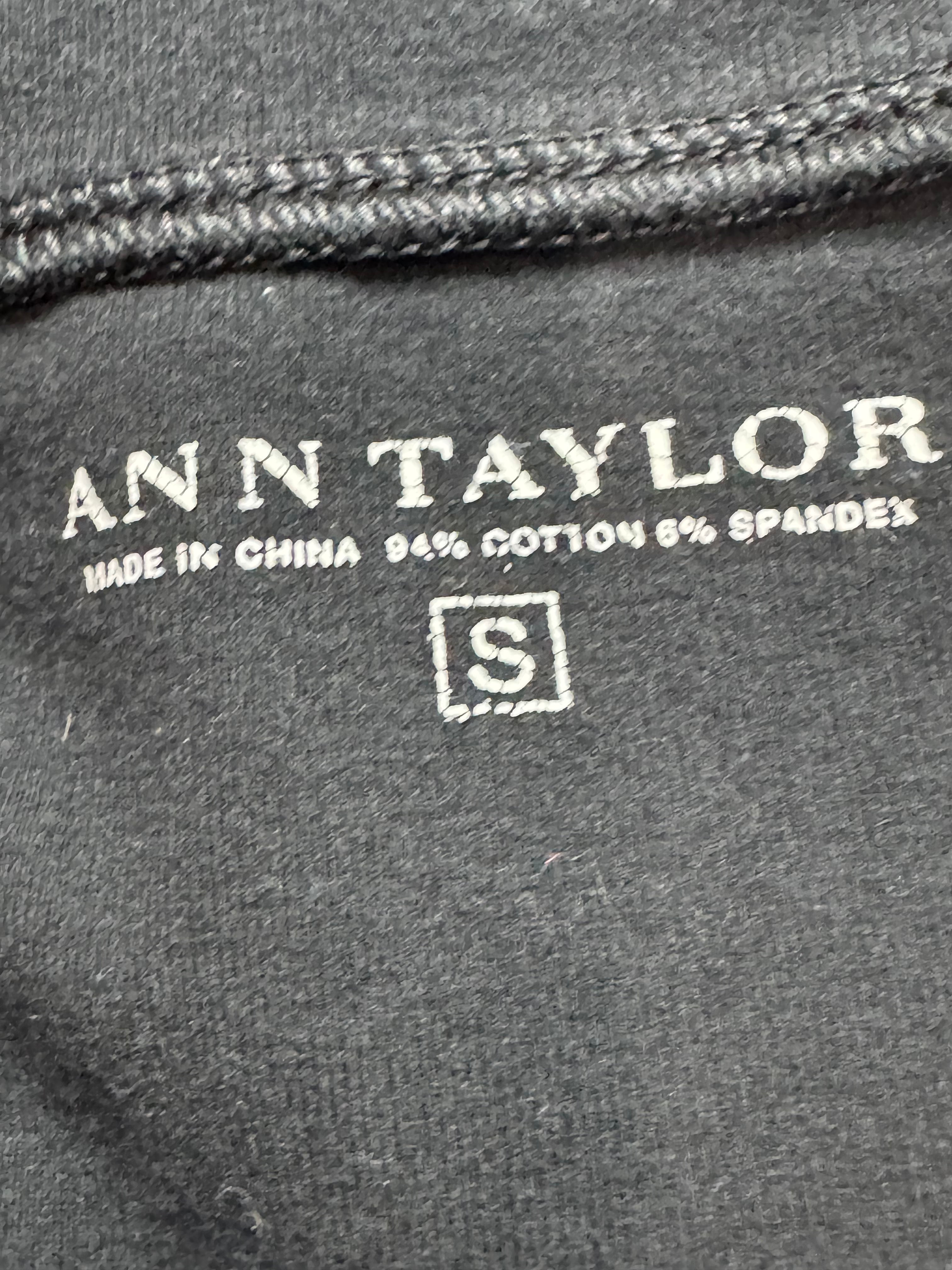Ann Taylor Black V-Neck Tee Short Sleeve Cotton Spandex Blend Size S