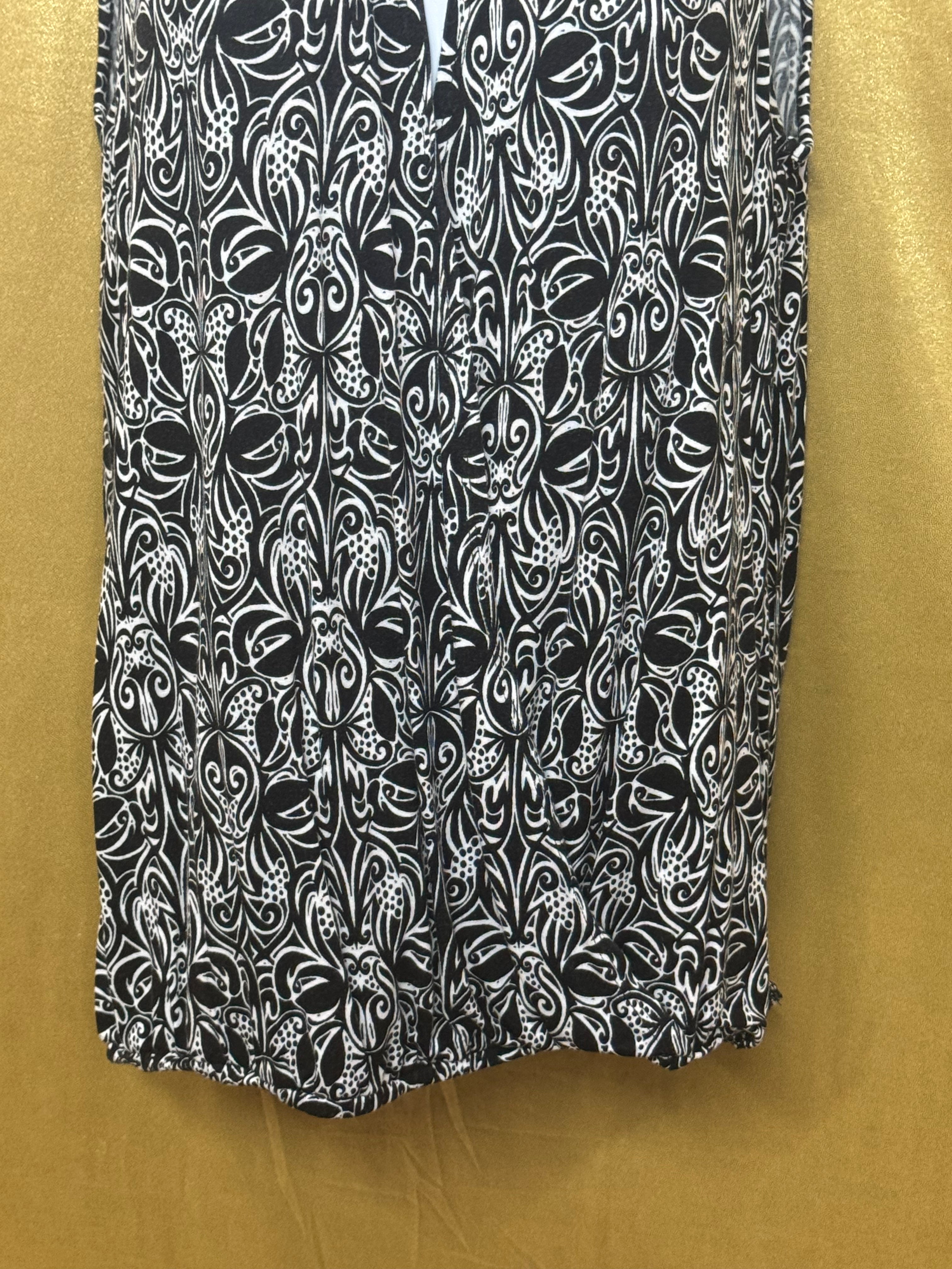 Cable & Gauge Black White Abstract Floral Keyhole Tank Top Size M