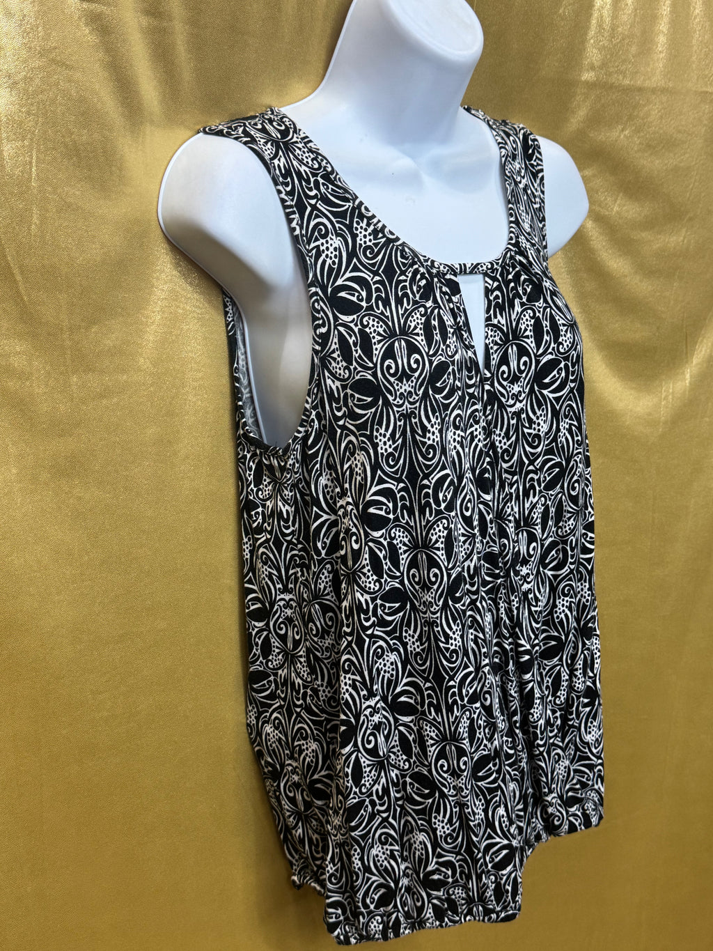 Cable & Gauge Black White Abstract Floral Keyhole Tank Top Size M
