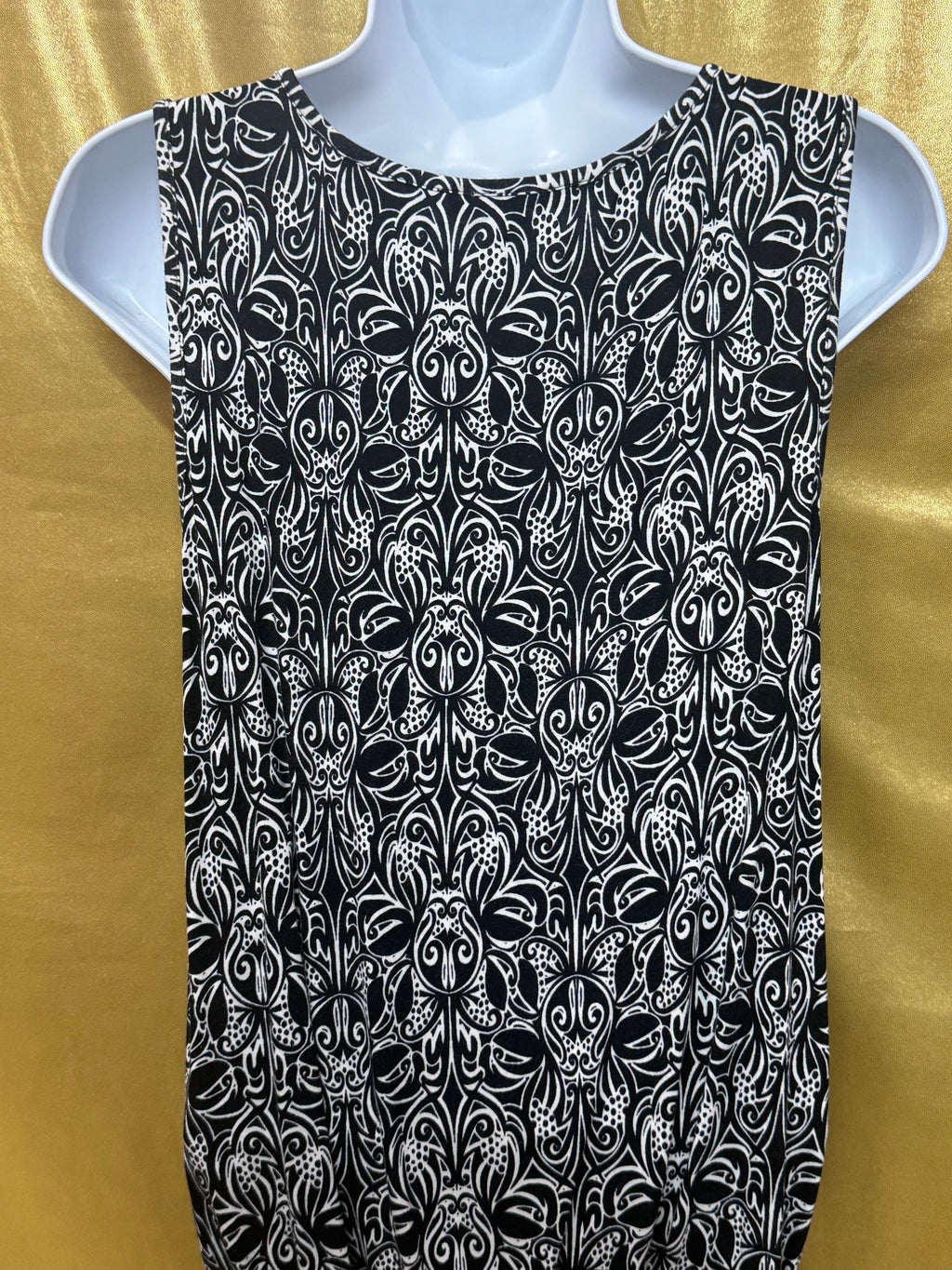 Cable & Gauge Black White Abstract Floral Keyhole Tank Top Size M