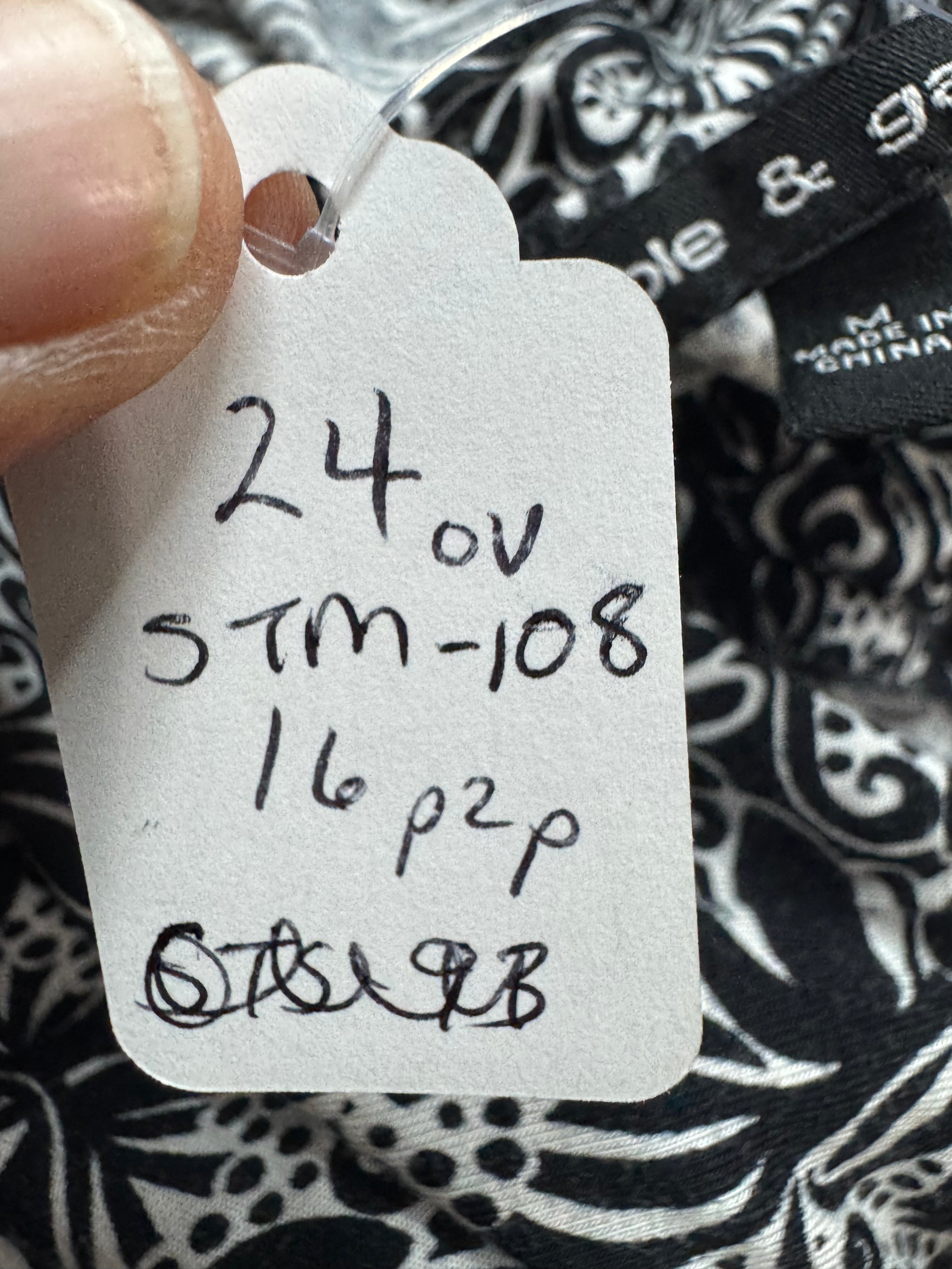Cable & Gauge Black White Abstract Floral Keyhole Tank Top Size M