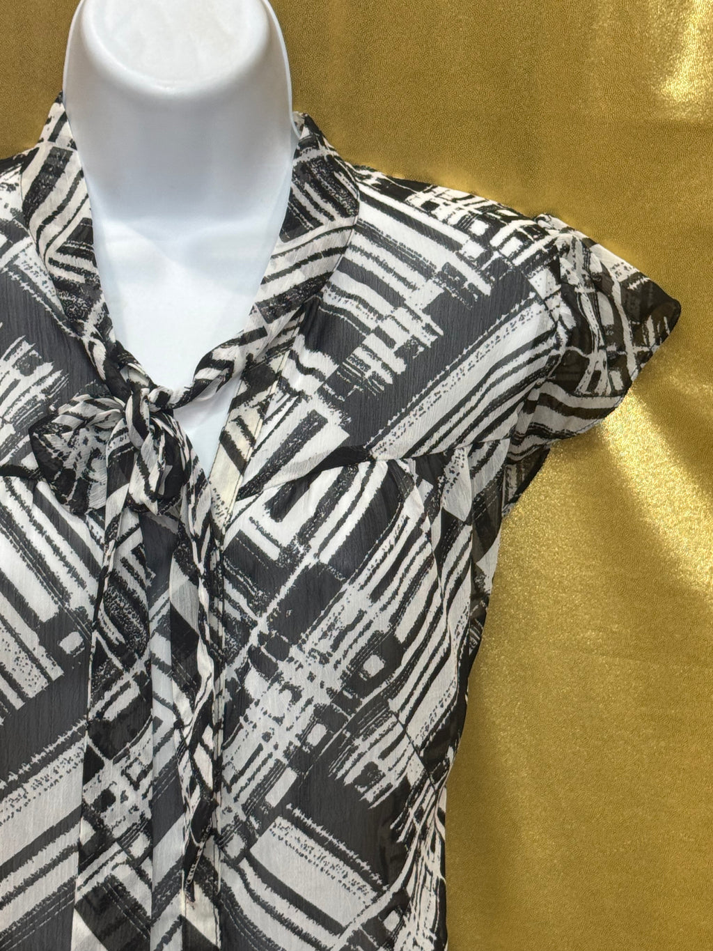 Madison Abstract Graphic Tie-Neck Blouse | Black & White Cap Sleeve Top, Size S