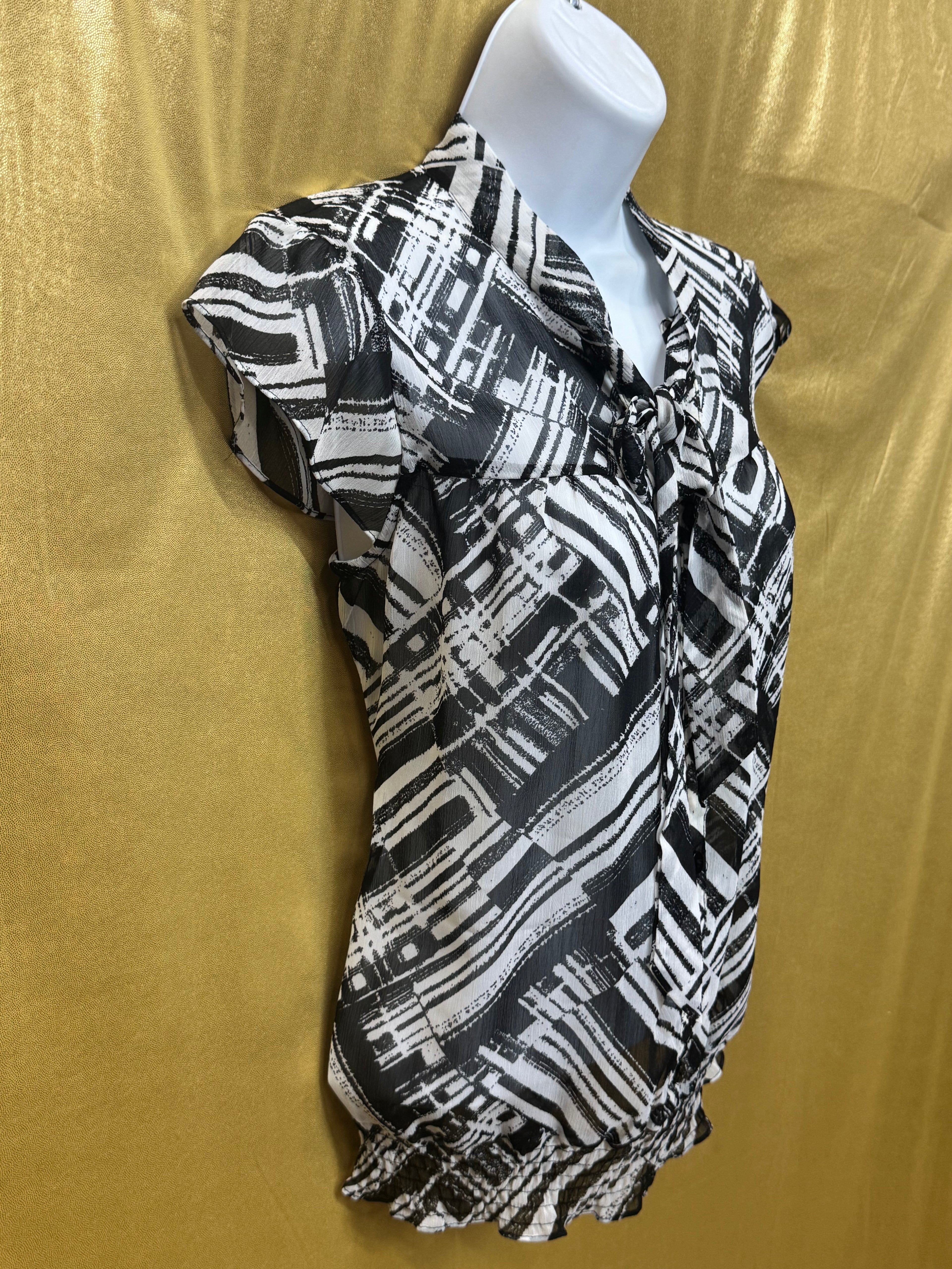 Madison Abstract Graphic Tie-Neck Blouse | Black & White Cap Sleeve Top, Size S