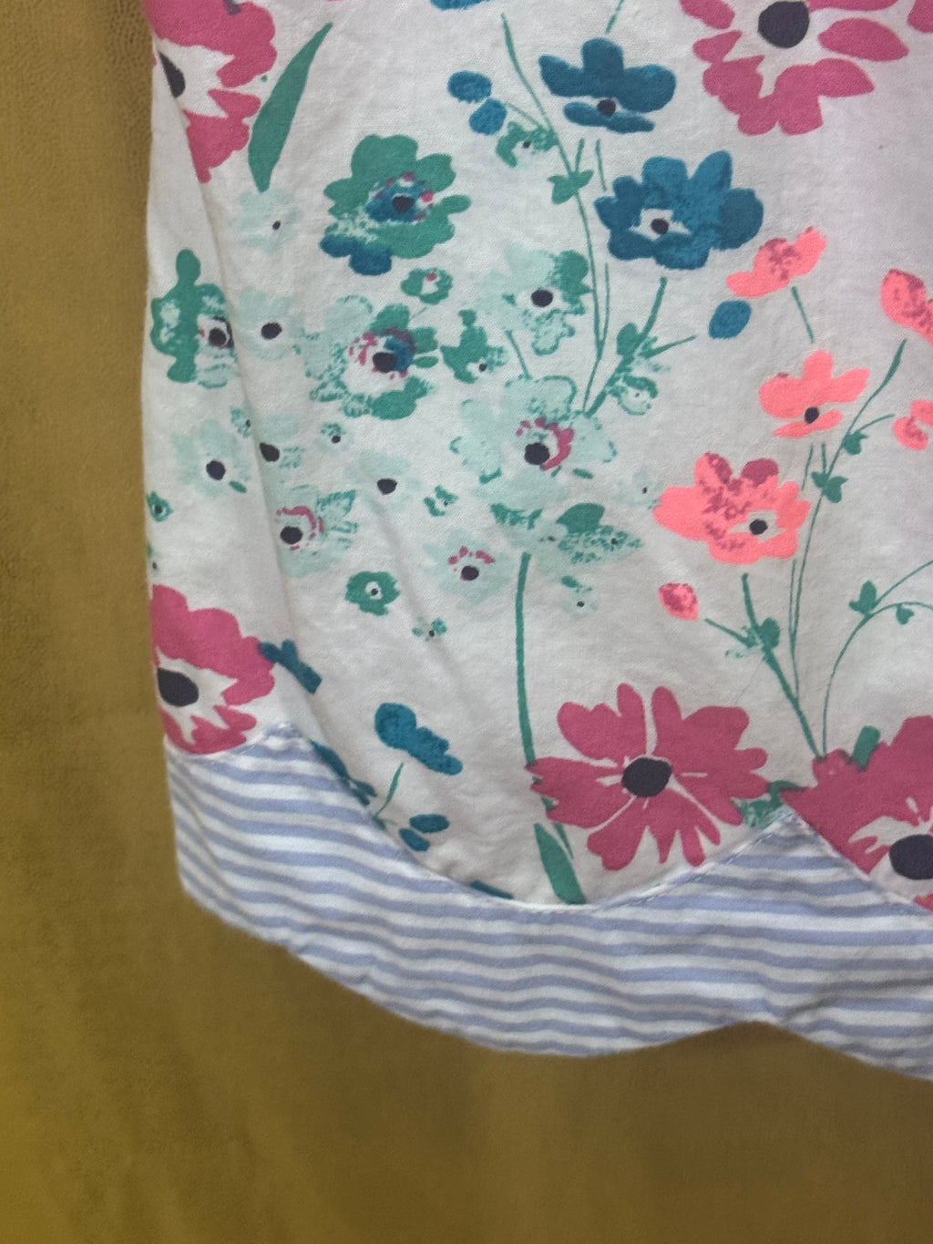 Crown & Ivy Sleeveless Floral Blouse Size PM
