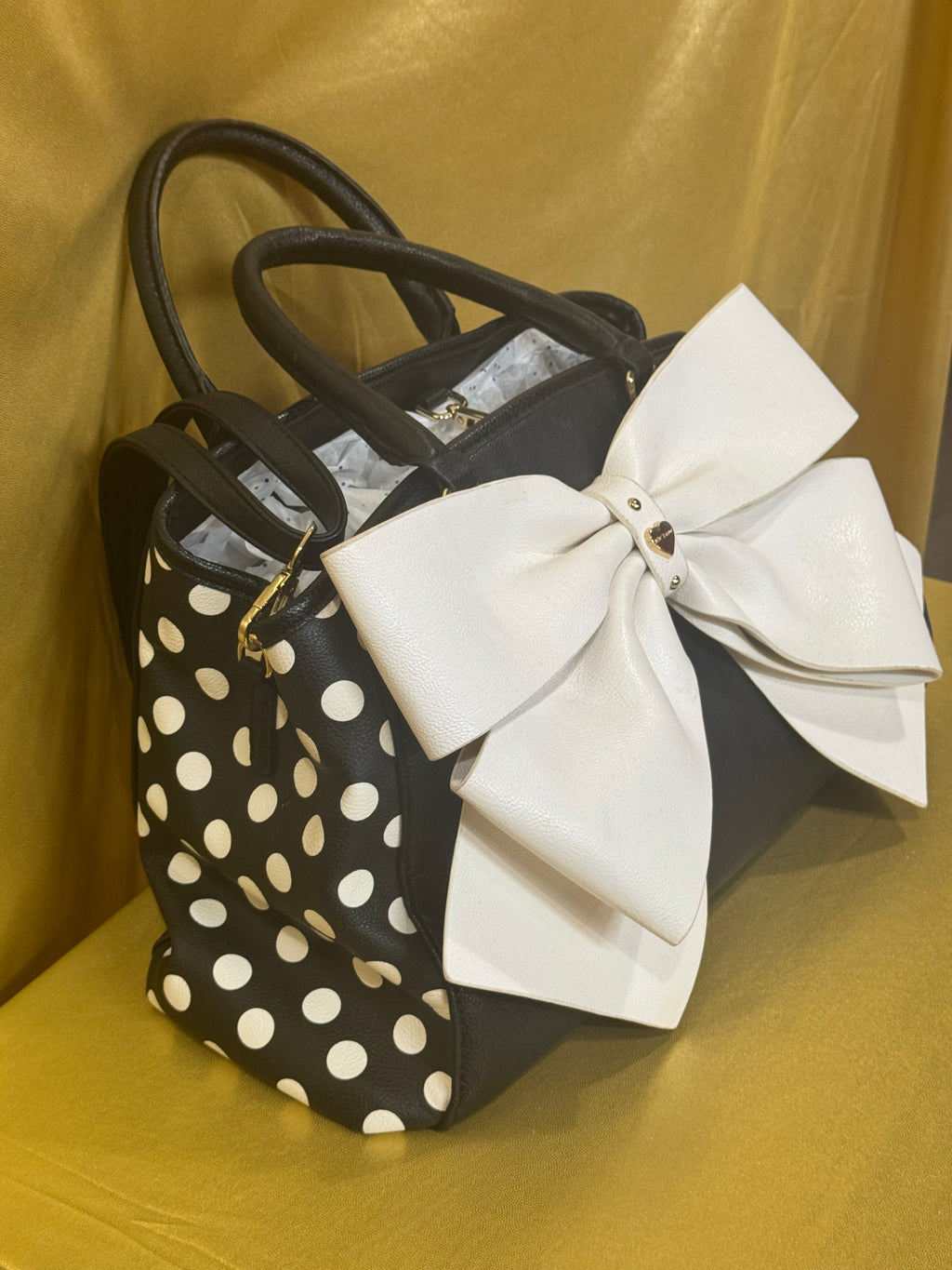 Betsey Johnson Big Bow Wagon Satchel