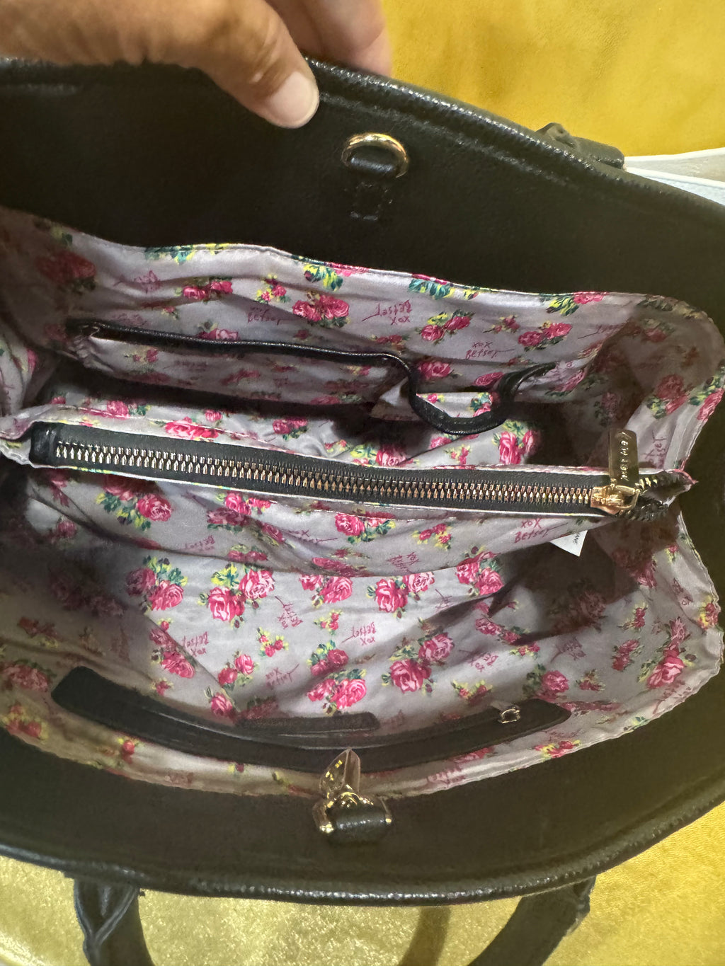 Betsey Johnson Big Bow Wagon Satchel