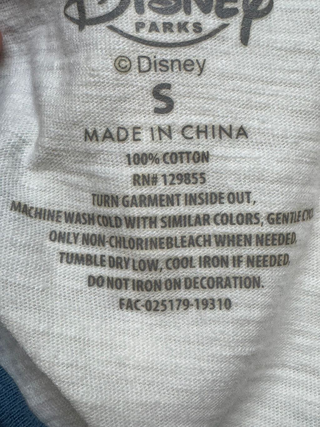 Walt Disney World Four Parks Icons Raglan T-Shirt Small Cream Blue