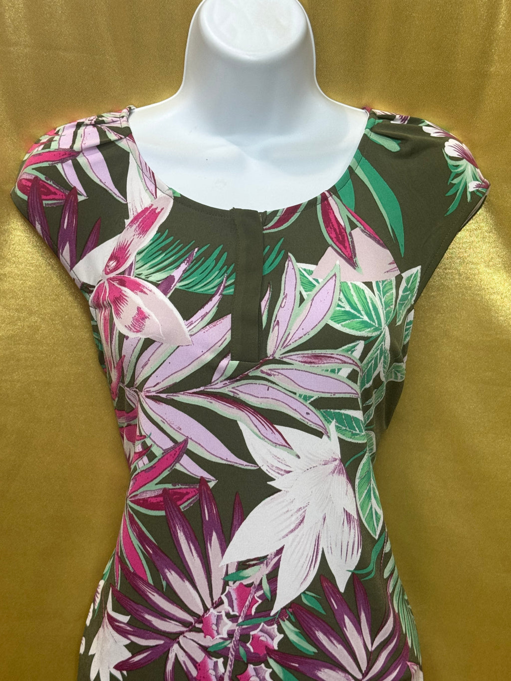New York & Co. 7th Avenue Tropical Floral Top - Small