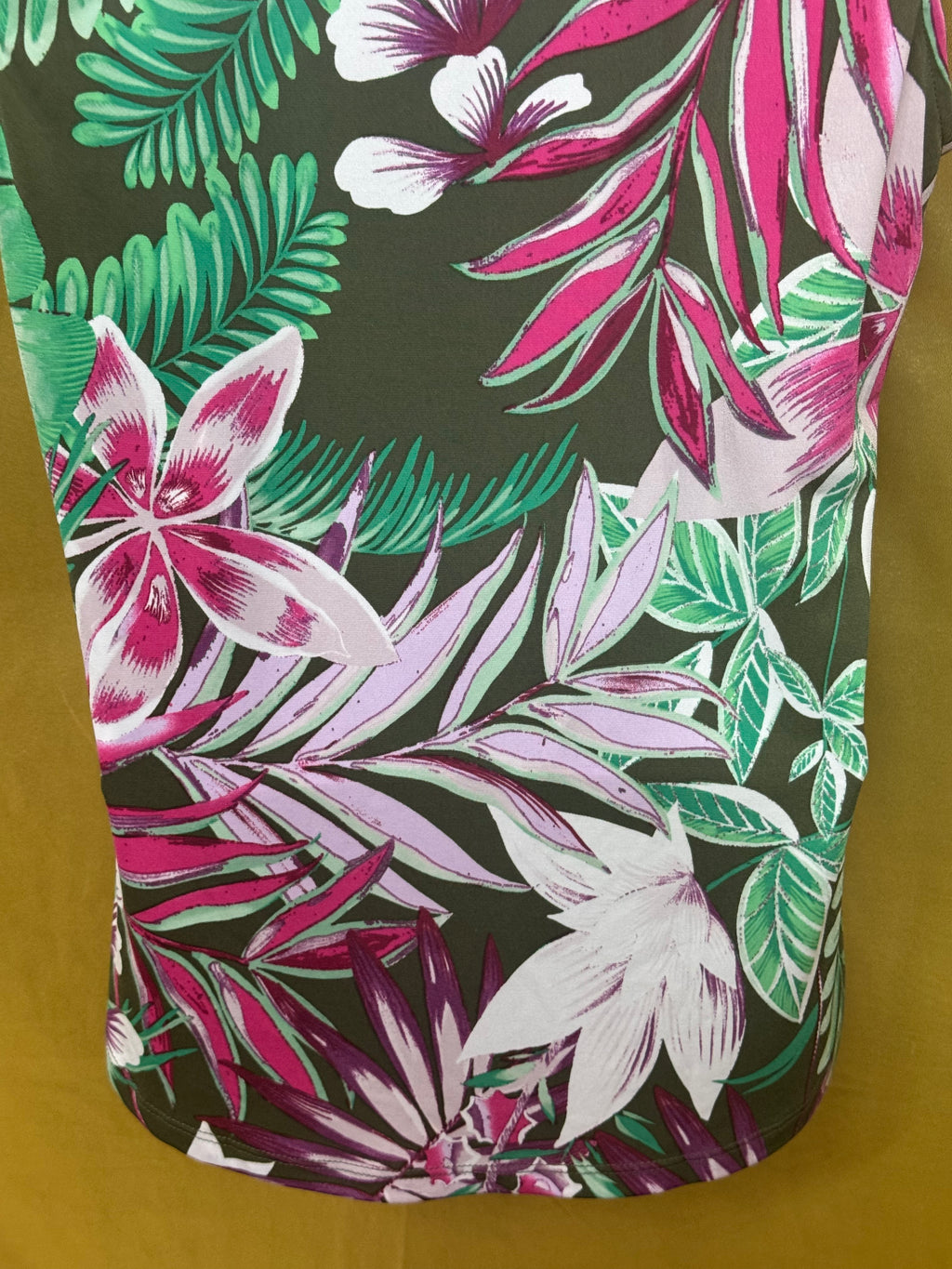 New York & Co. 7th Avenue Tropical Floral Top - Small