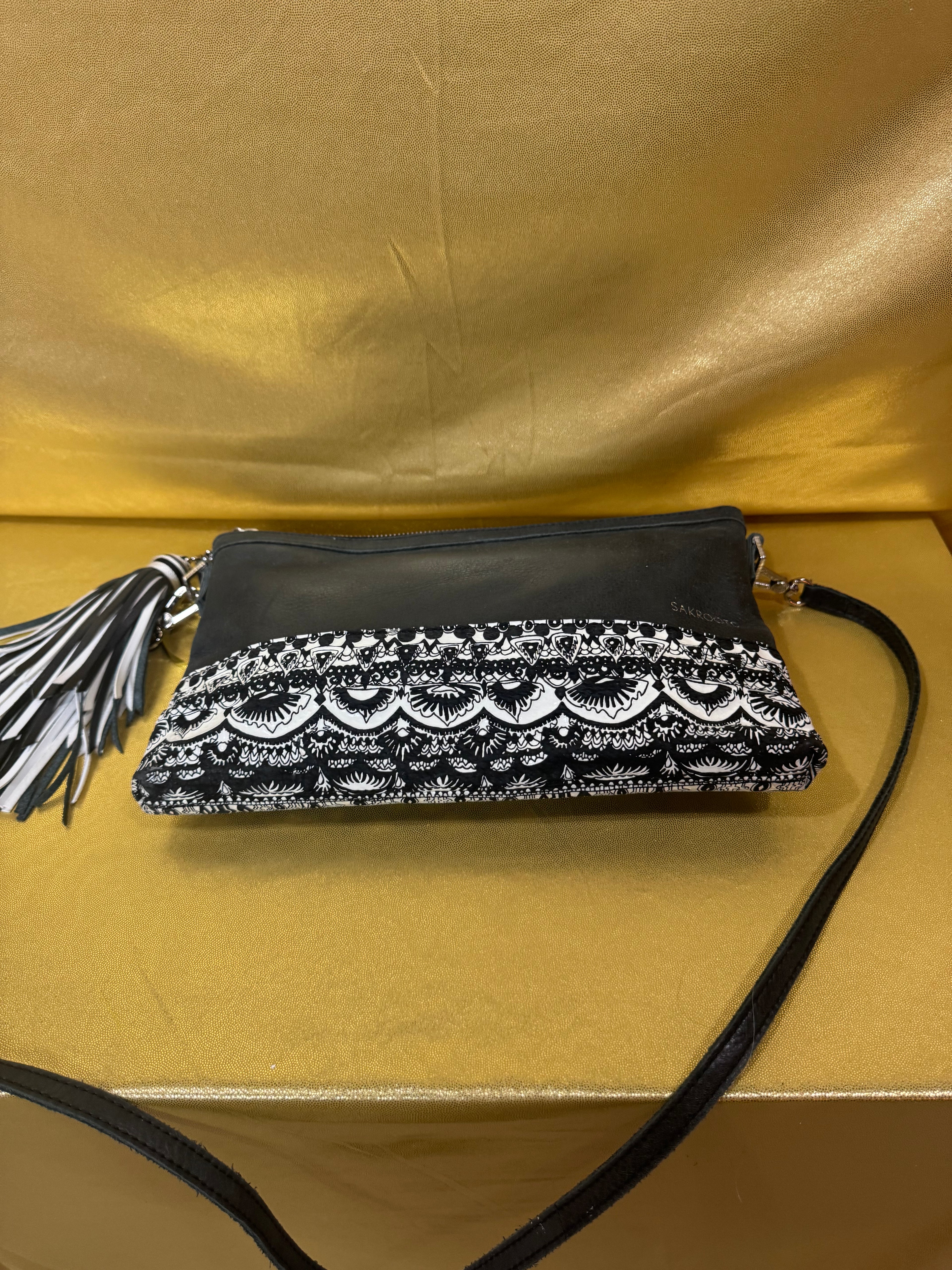 ✨ Sakroots Camden Crossbody Bag - Black & White One World Print with Tassel ✨