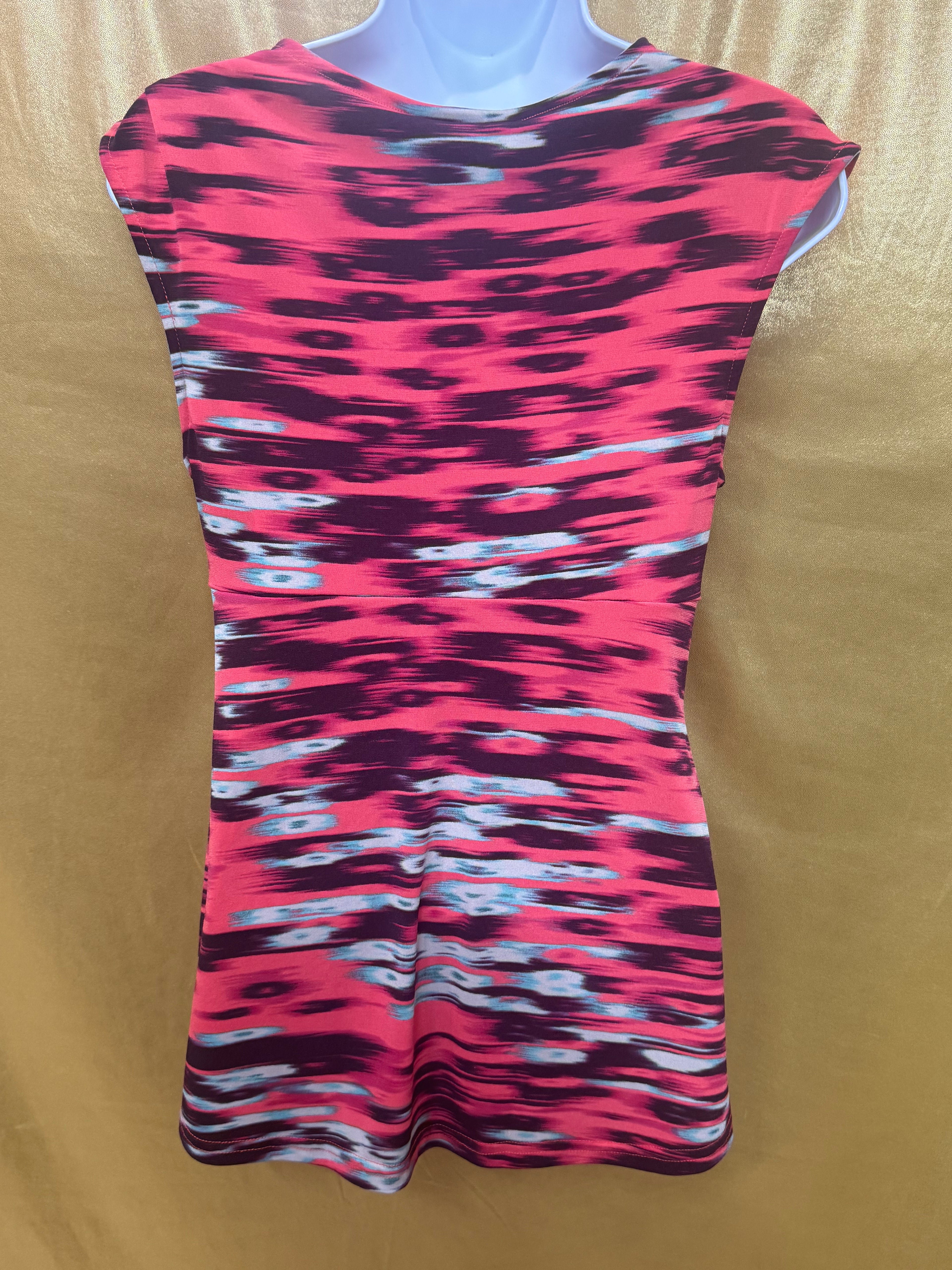 Attention Coral Abstract Ikat Print Empire Waist V-Neck Top - Size Small