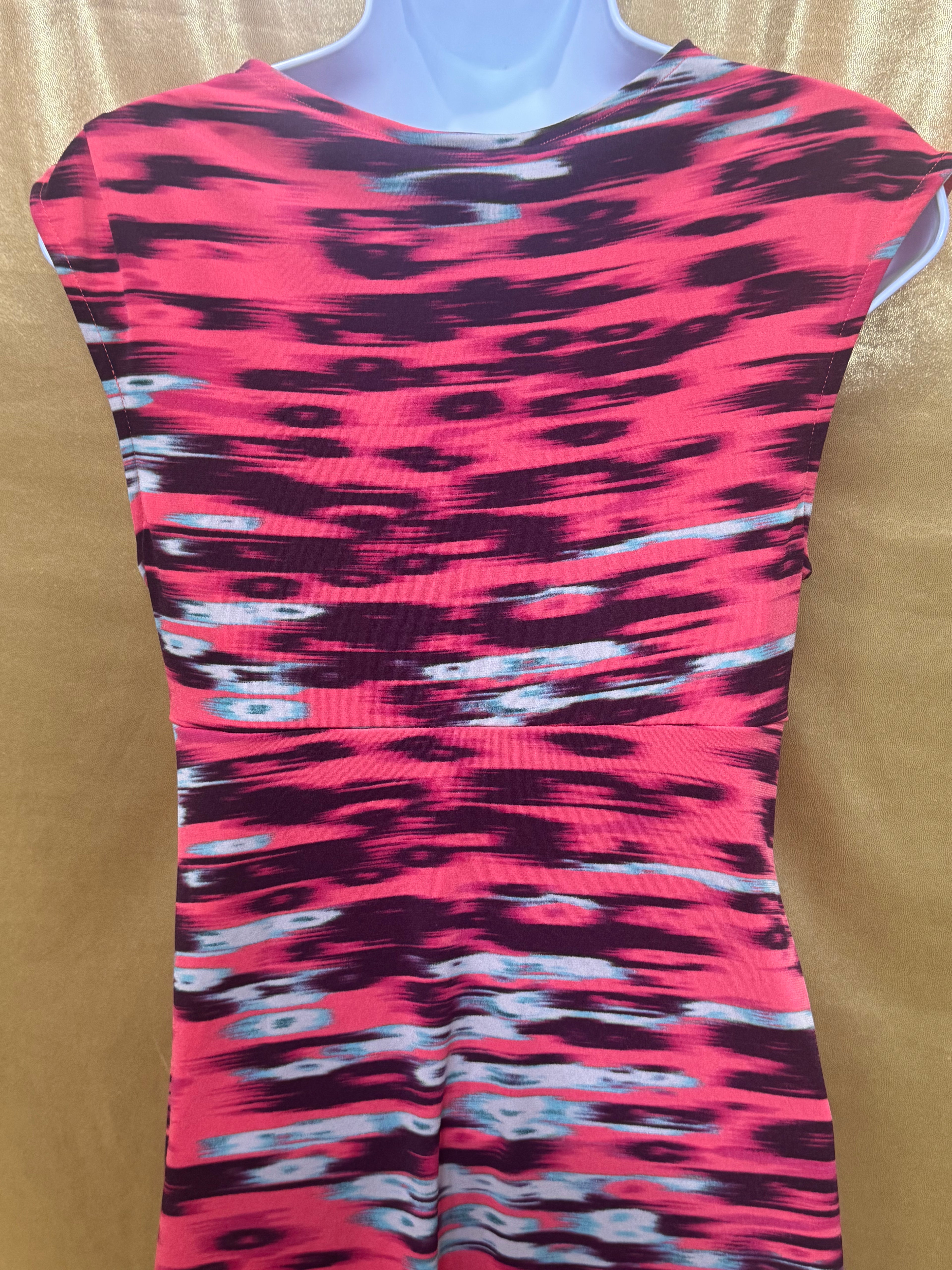 Attention Coral Abstract Ikat Print Empire Waist V-Neck Top - Size Small